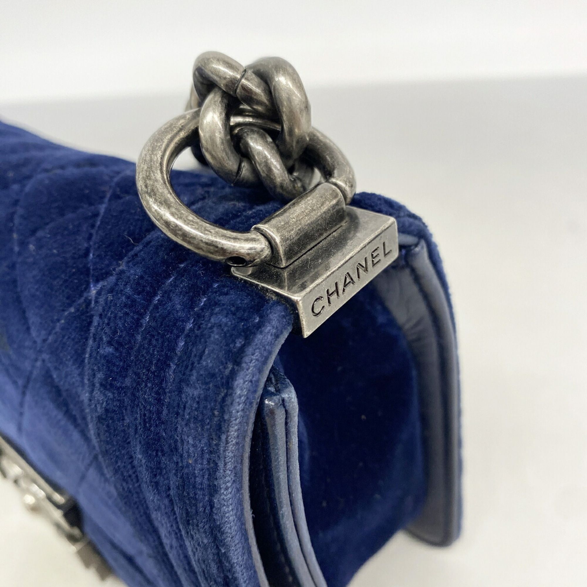 Suede Shoulder Bag (Pre-Owned) - Chanel - Modalova