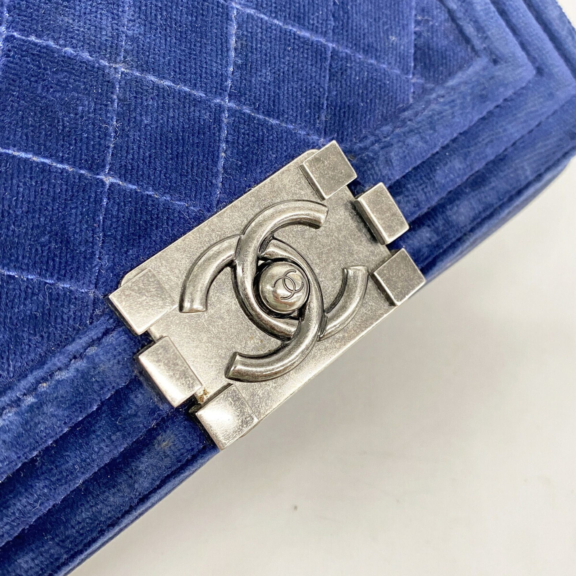 Suede Shoulder Bag (Pre-Owned) - Chanel - Modalova