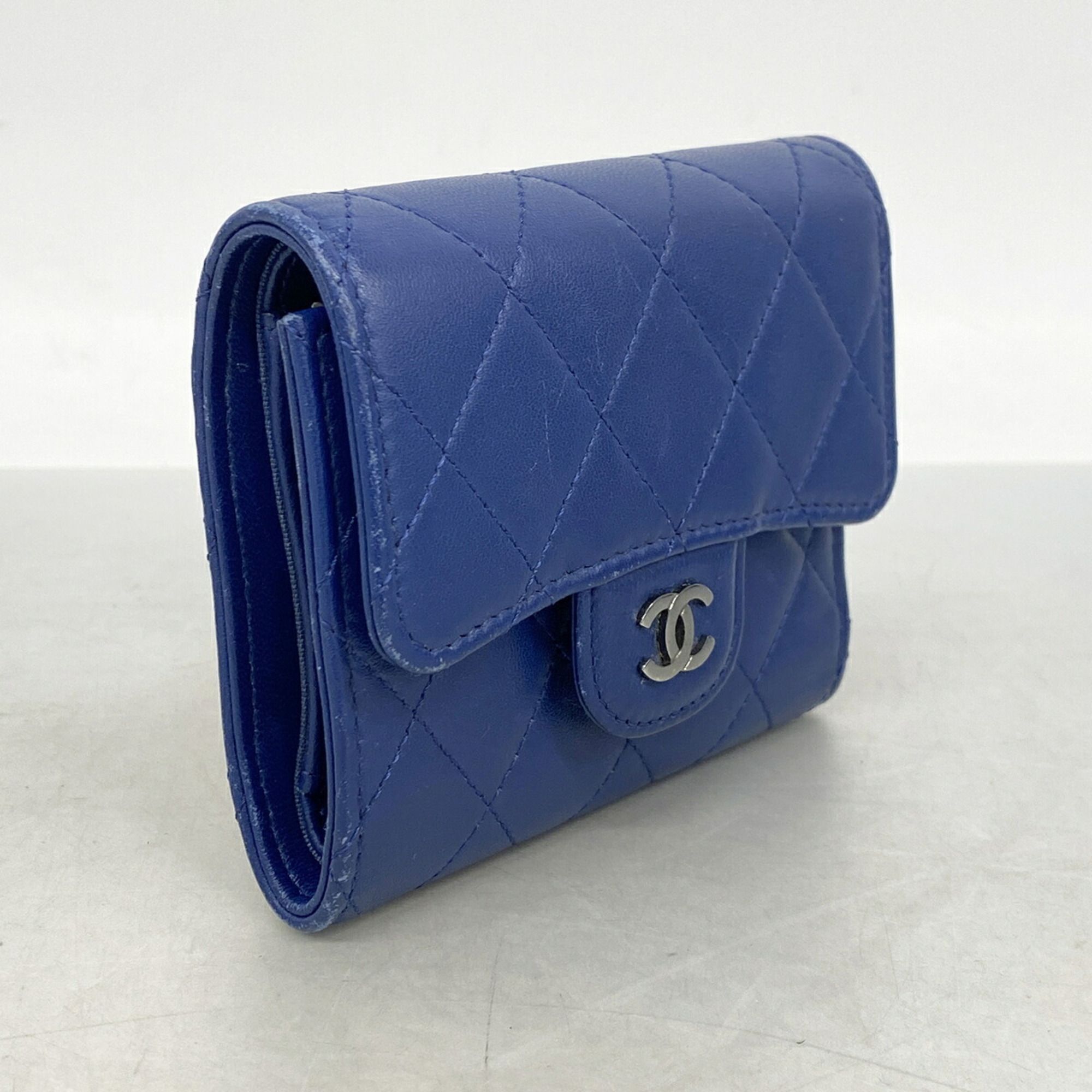 Leather Wallet (Tri-Fold) (Pre-Owned) - Chanel - Modalova