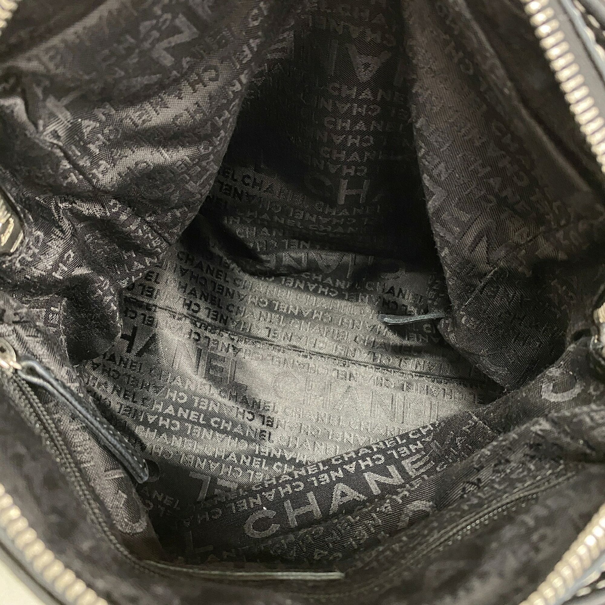 Leather Shoulder Bag (Pre-Owned) - Chanel - Modalova