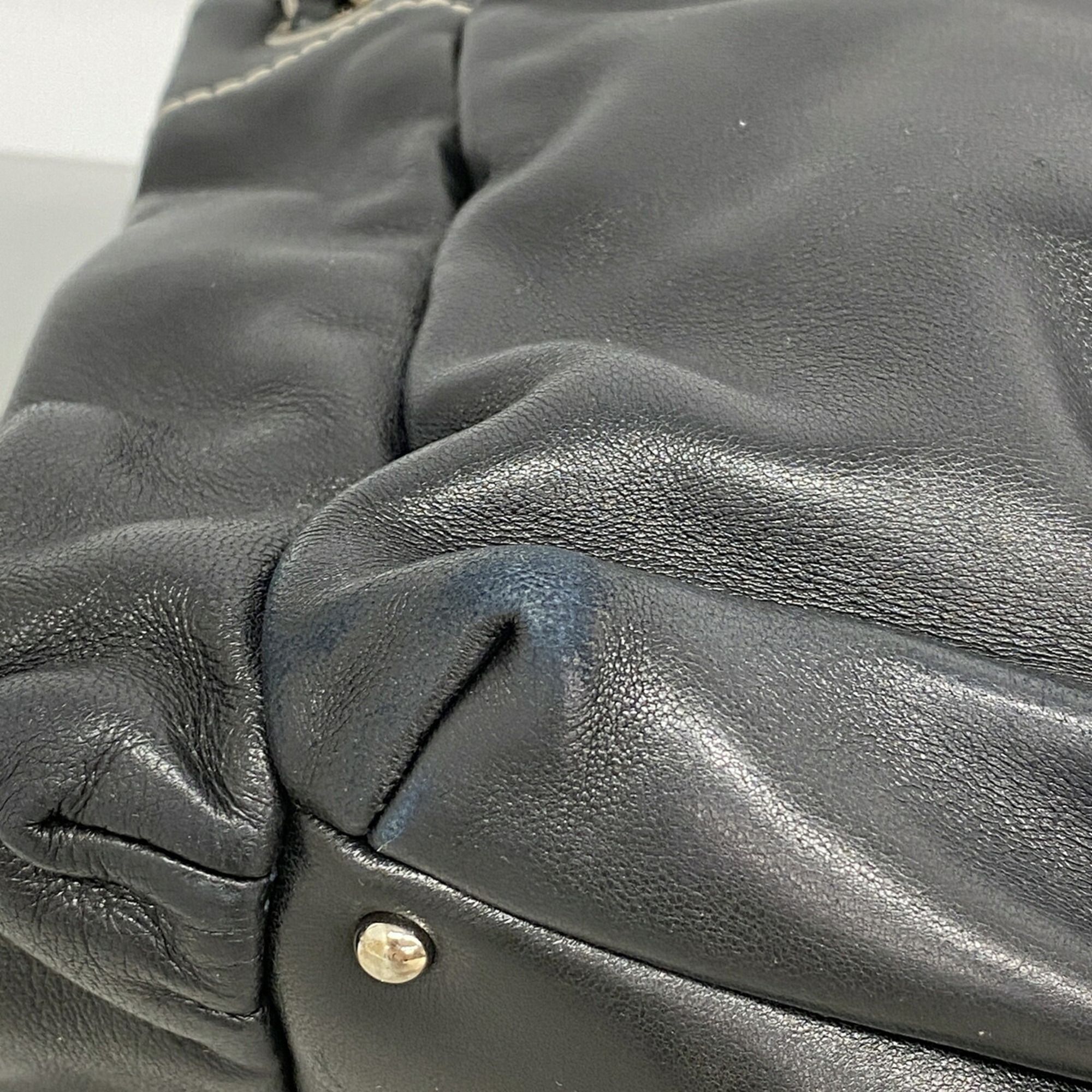 Leather Shoulder Bag (Pre-Owned) - Chanel - Modalova