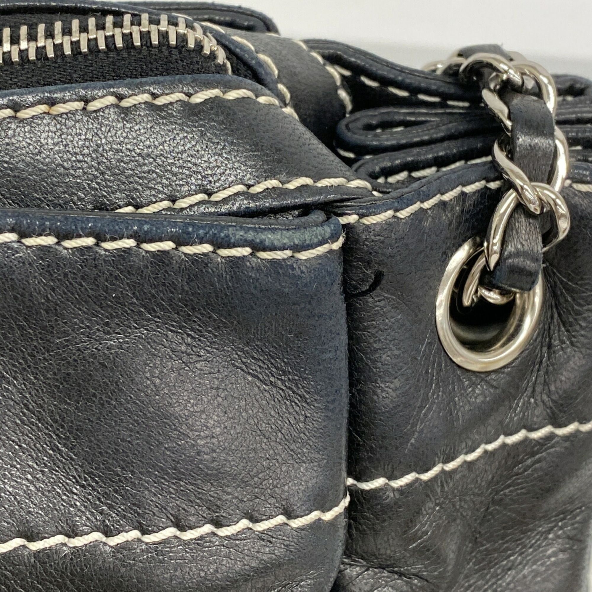 Leather Shoulder Bag (Pre-Owned) - Chanel - Modalova