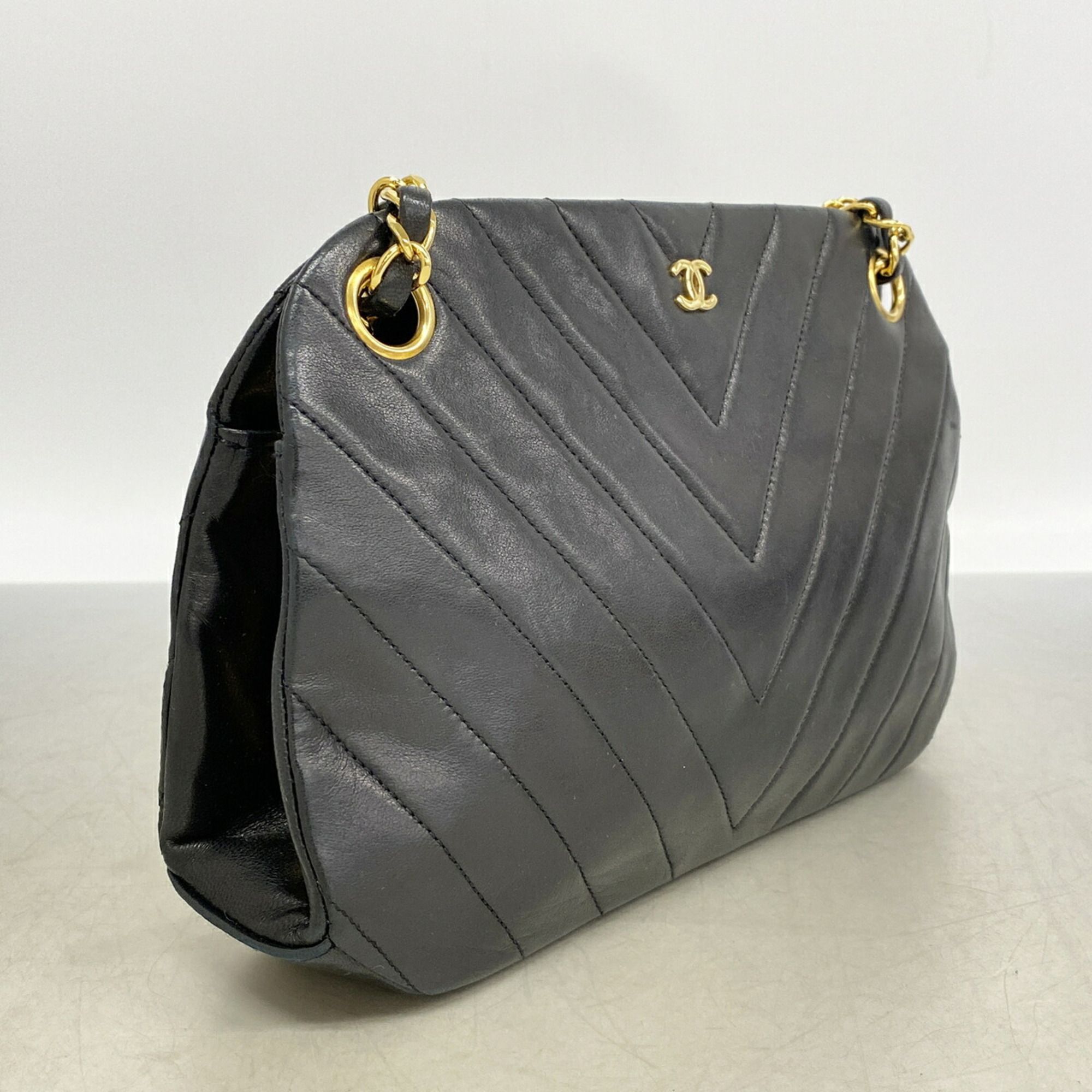 Leather Shoulder Bag (Pre-Owned) - Chanel - Modalova