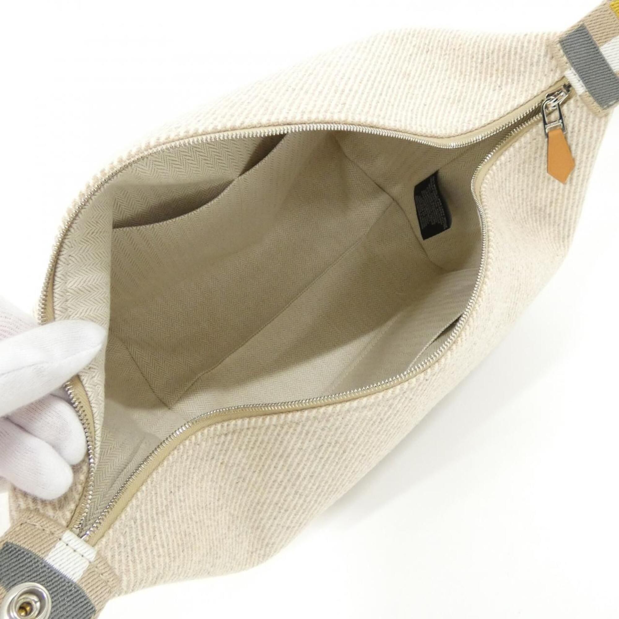 Hermes Beige Wool Pouch (Pre-Owned) - Hermes - Modalova