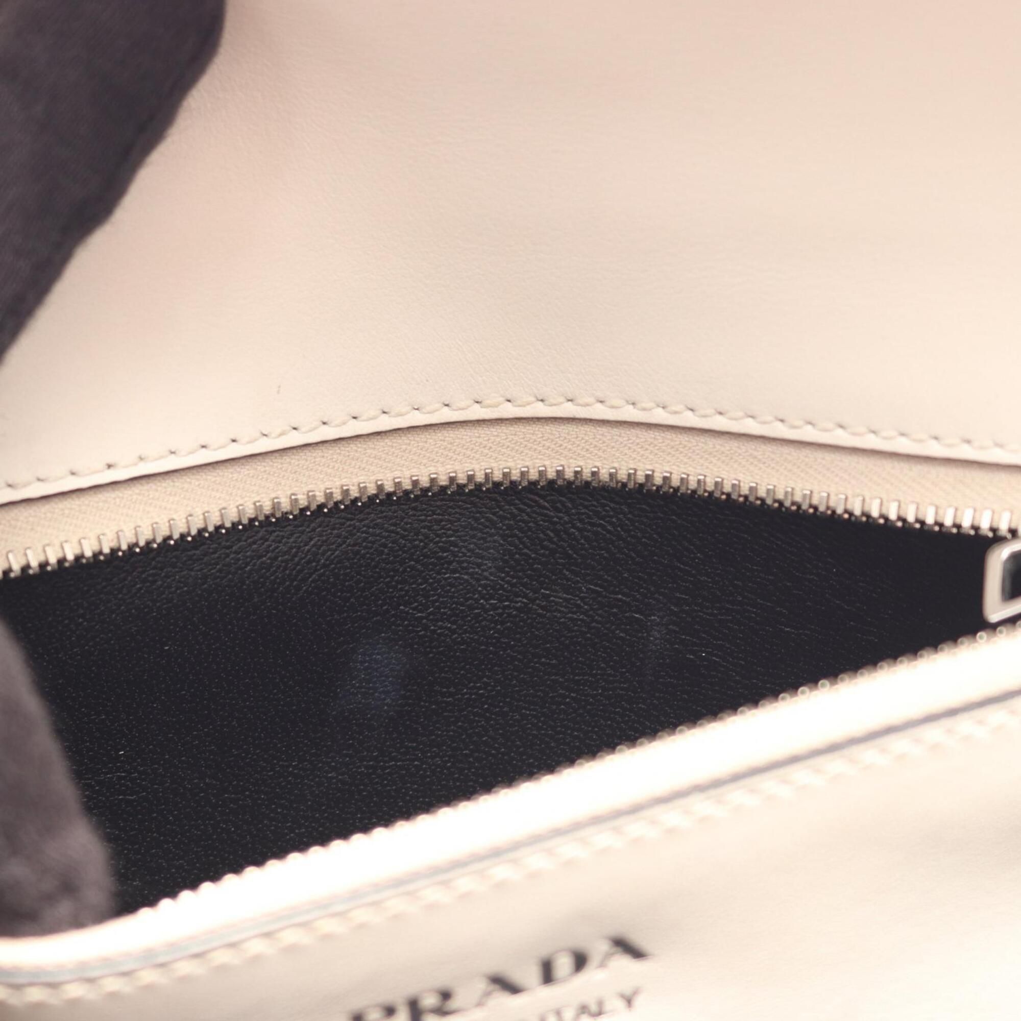 Leather Handbag (Pre-Owned) - Prada - Modalova