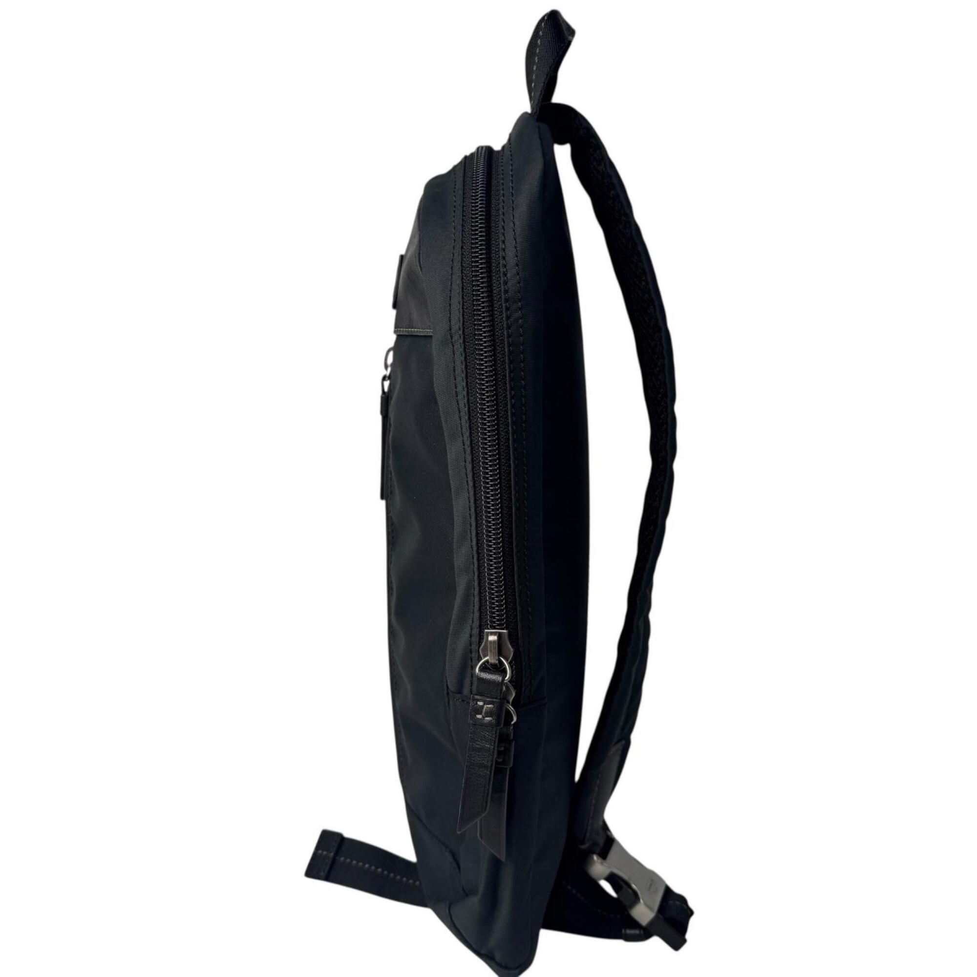Nylon Sling Bag (Pre-Owned) - Coach - Modalova