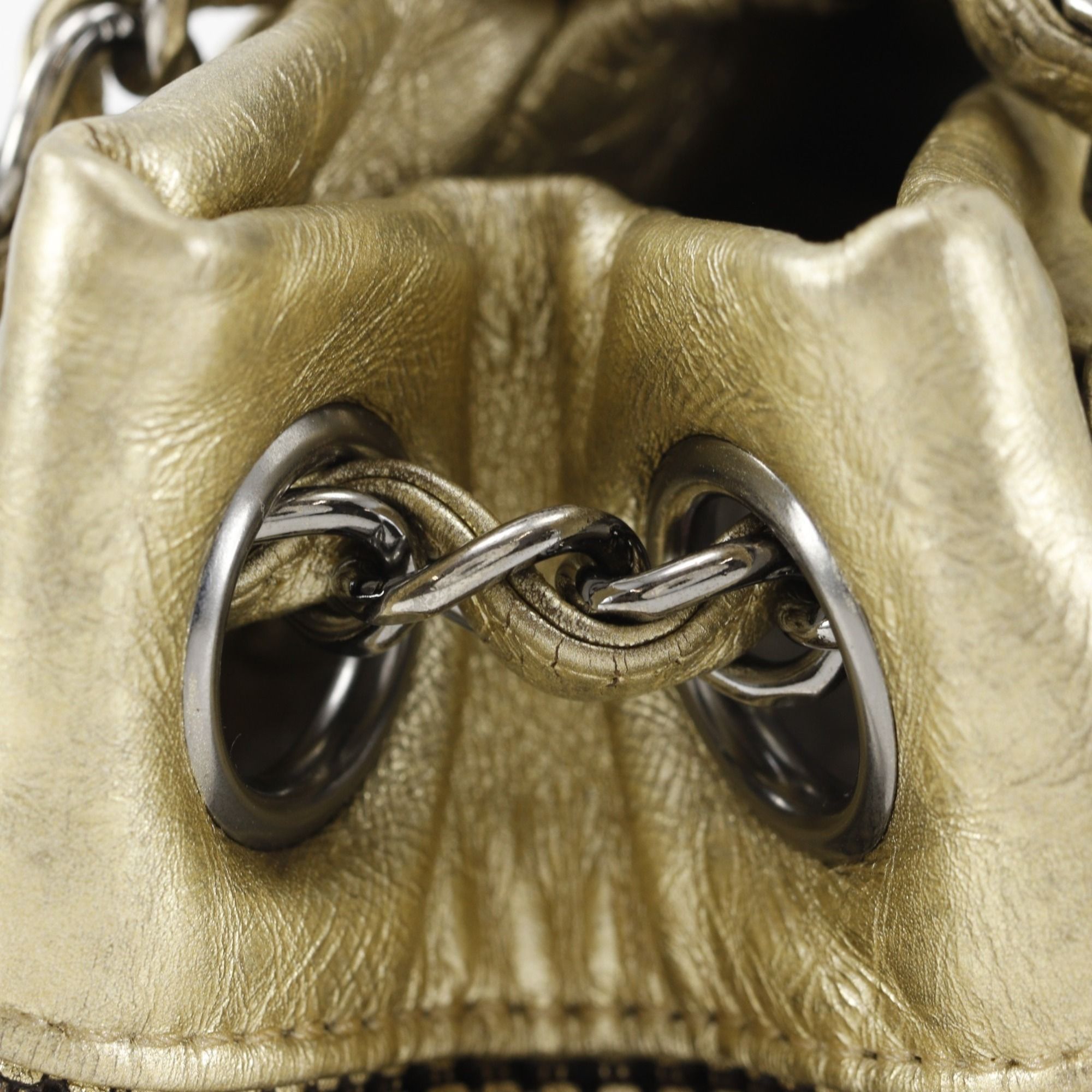 Leather Shoulder Bag (Pre-Owned) - Chanel - Modalova