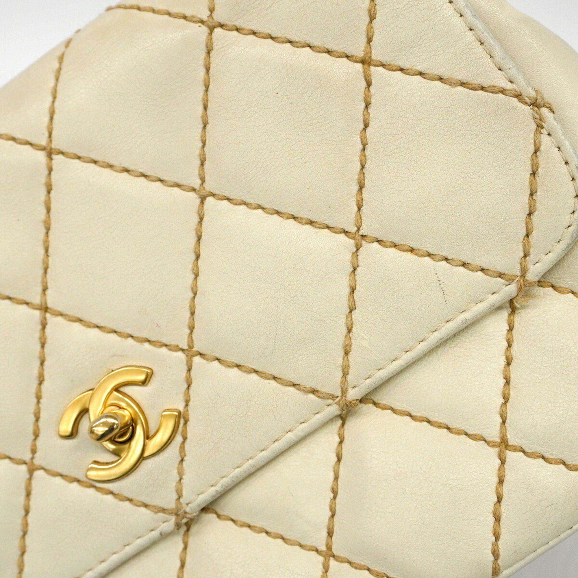Leather Shoulder Bag (Pre-Owned) - Chanel - Modalova