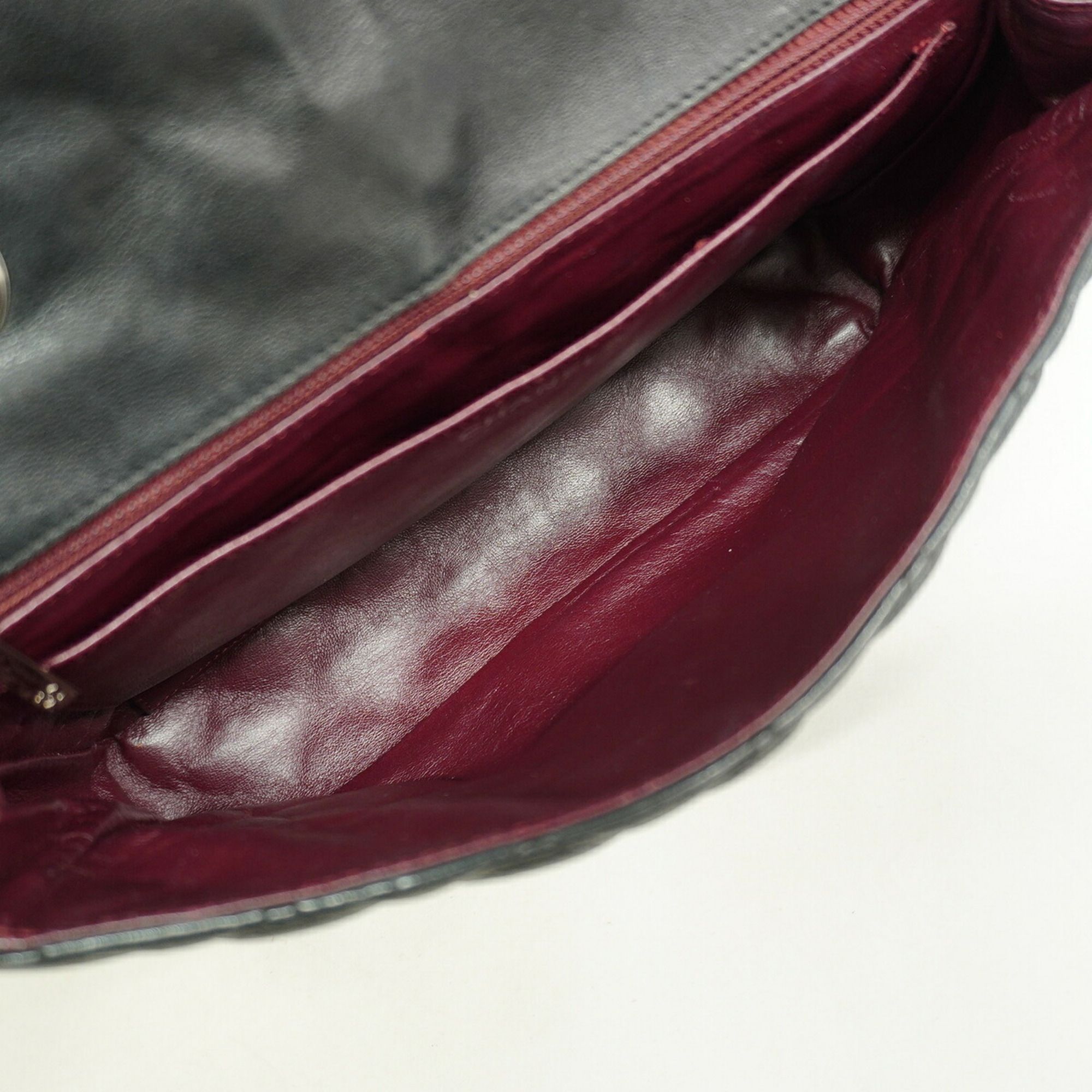 Leather Shoulder Bag (Pre-Owned) - Chanel - Modalova