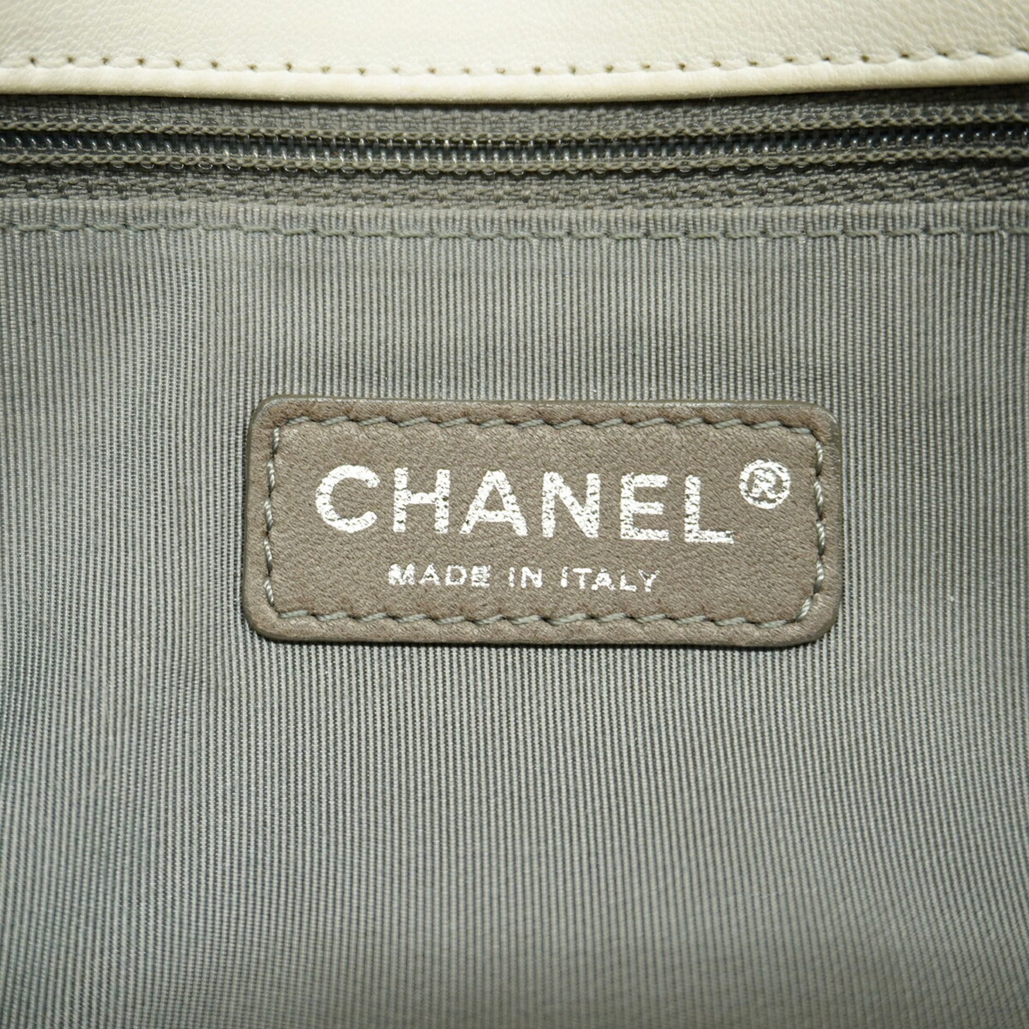 Leather Shoulder Bag (Pre-Owned) - Chanel - Modalova