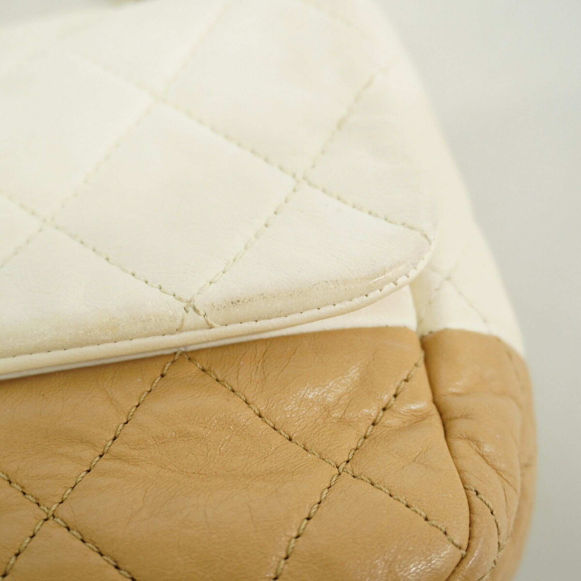 Leather Shoulder Bag (Pre-Owned) - Chanel - Modalova