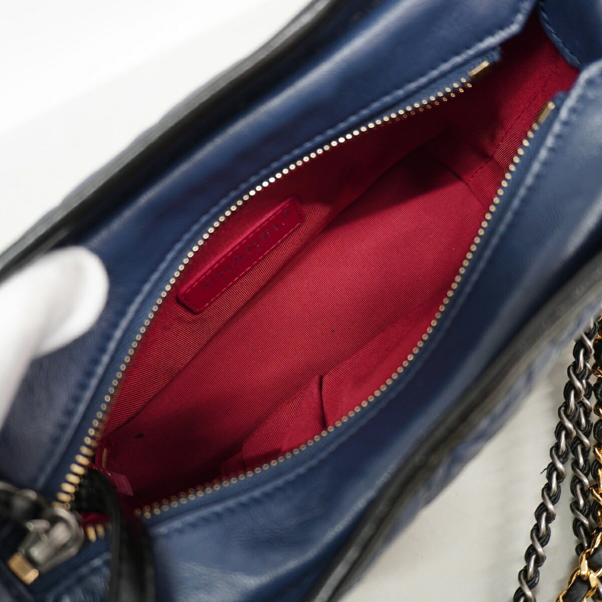 Leather Shoulder Bag (Pre-Owned) - Chanel - Modalova