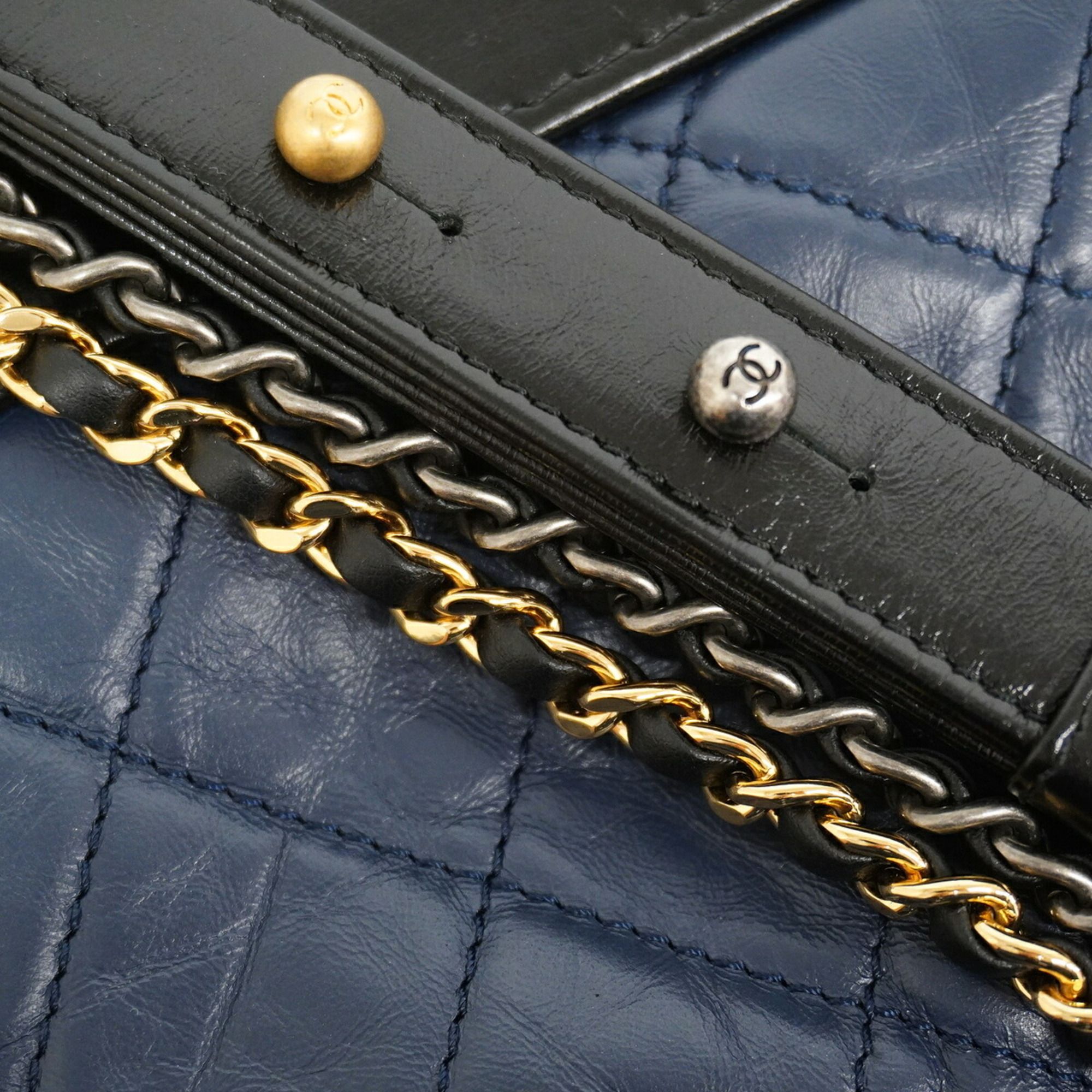 Leather Shoulder Bag (Pre-Owned) - Chanel - Modalova