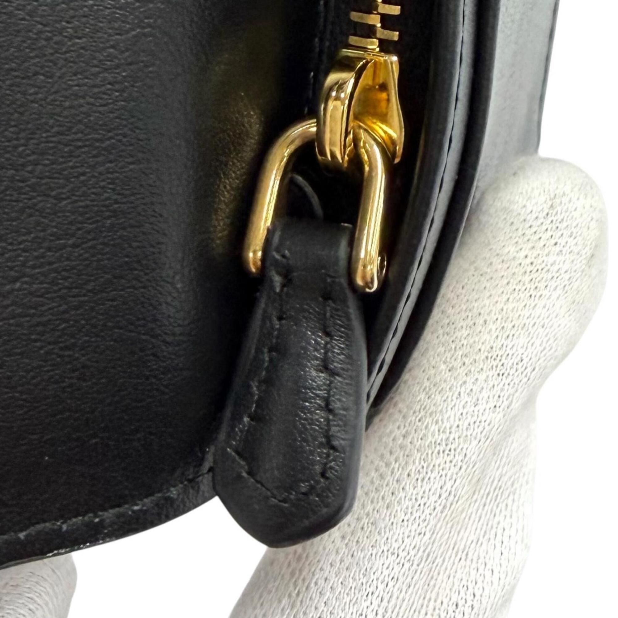 Leather Long Wallet (Bi-Fold) (Pre-Owned) - Prada - Modalova