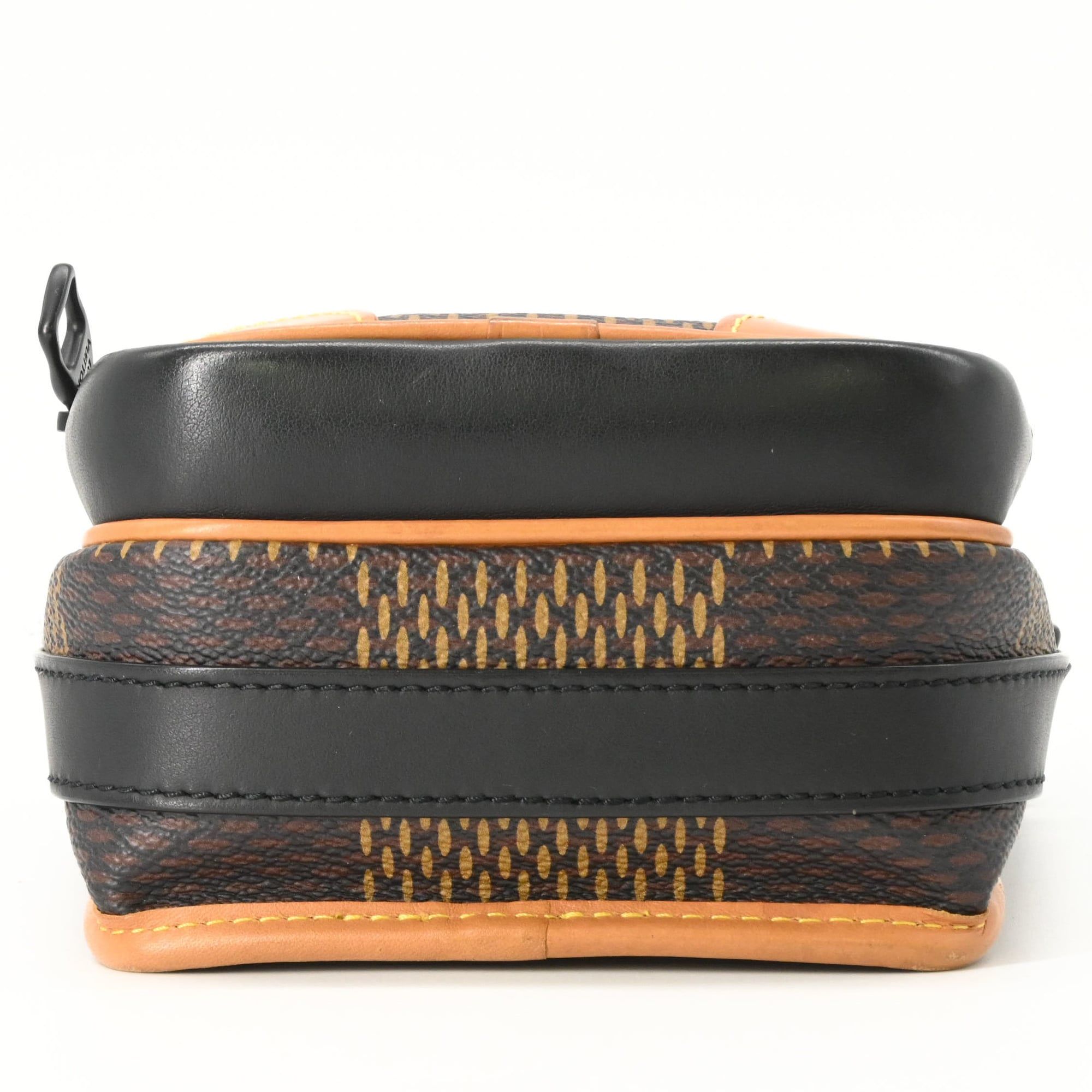Canvas Shoulder Bag (Pre-Owned) - Louis Vuitton - Modalova