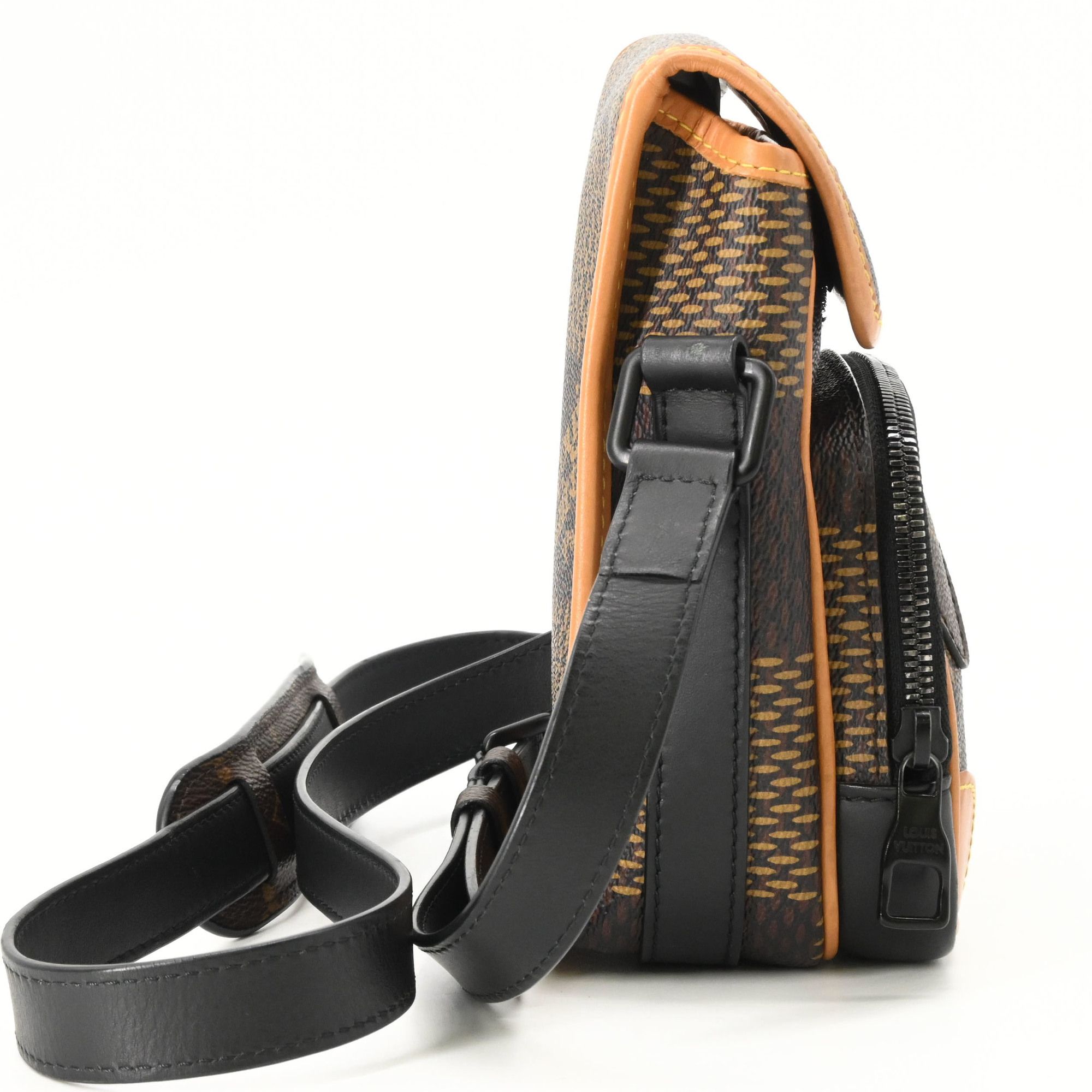Canvas Shoulder Bag (Pre-Owned) - Louis Vuitton - Modalova