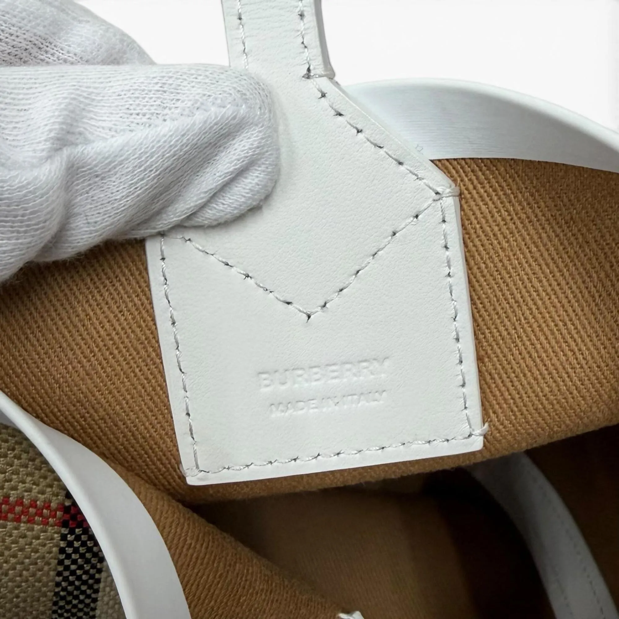 Canvas Leather Shoulder Bag (Pre-Owned) - Burberry - Modalova
