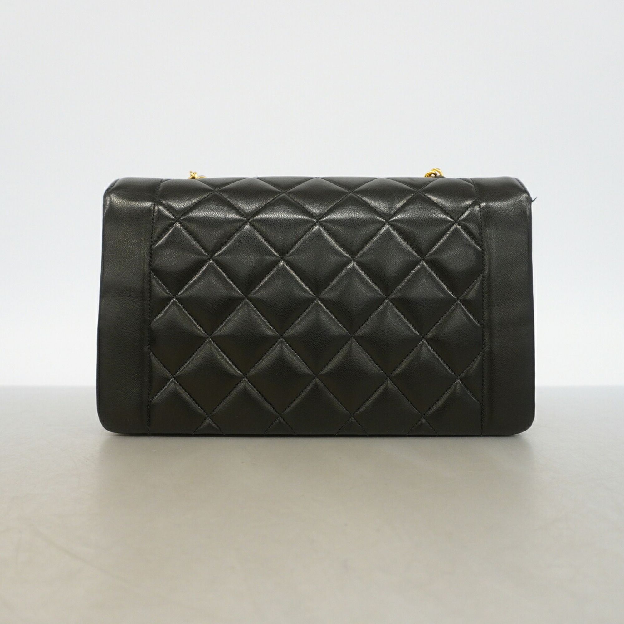 Leather Shoulder Bag (Pre-Owned) - Chanel - Modalova