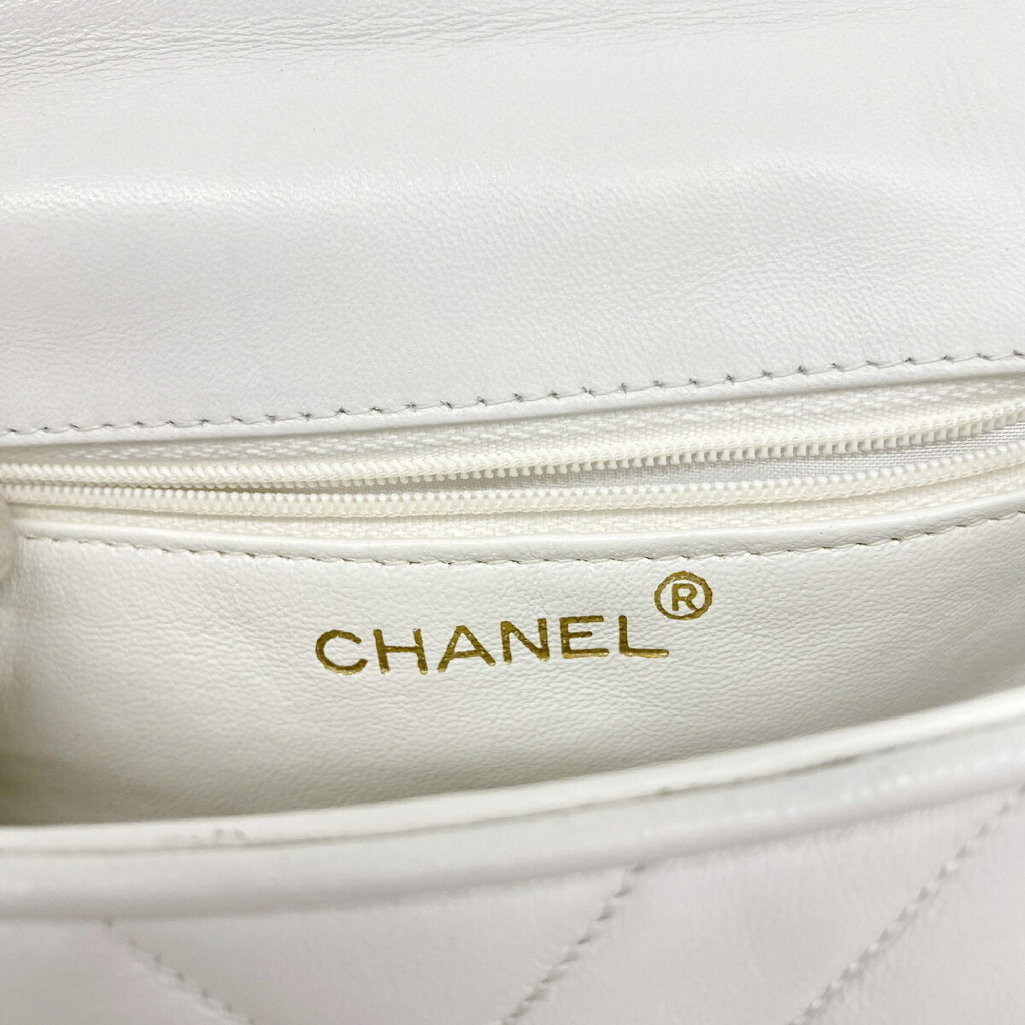 Leather Shoulder Bag (Pre-Owned) - Chanel - Modalova