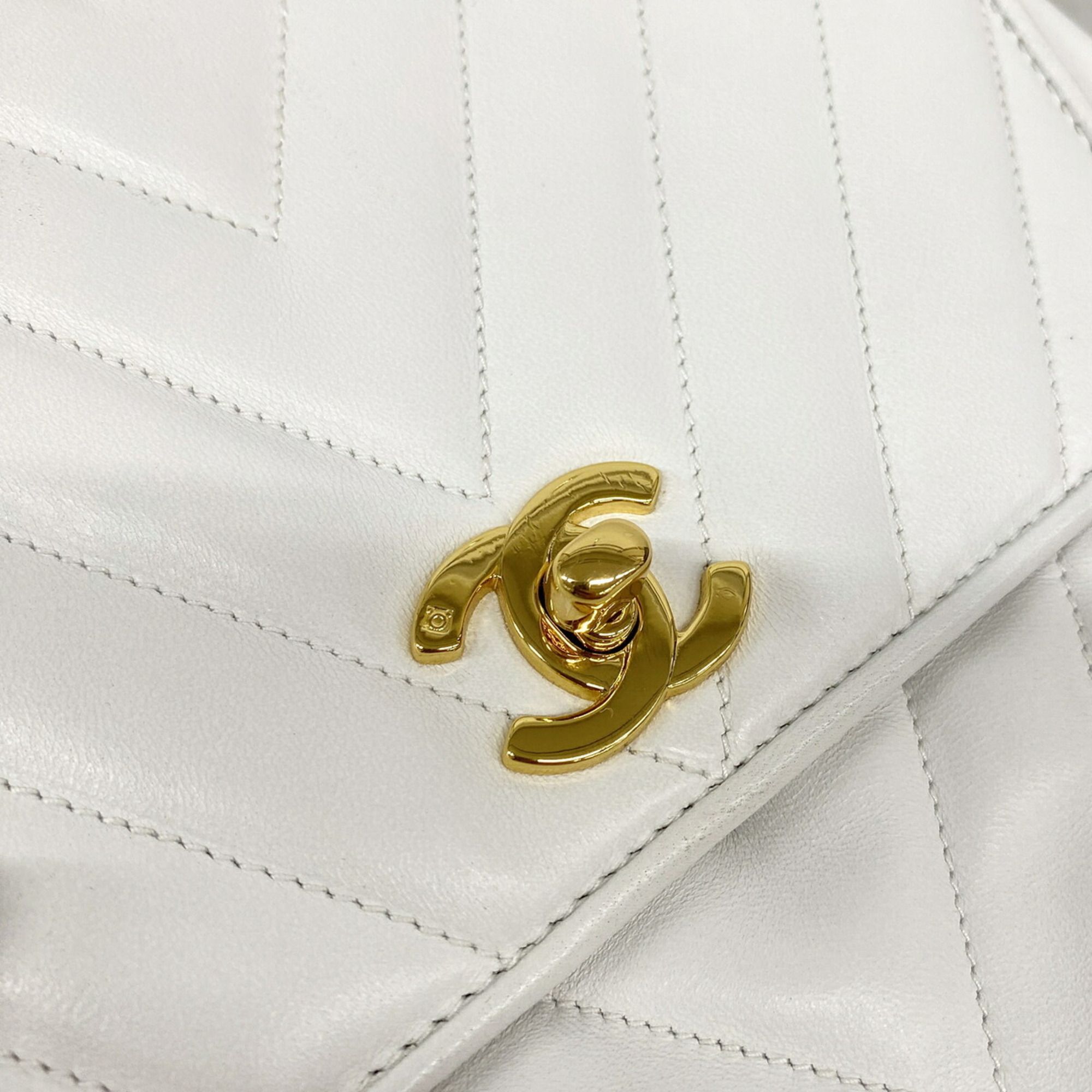 Leather Shoulder Bag (Pre-Owned) - Chanel - Modalova