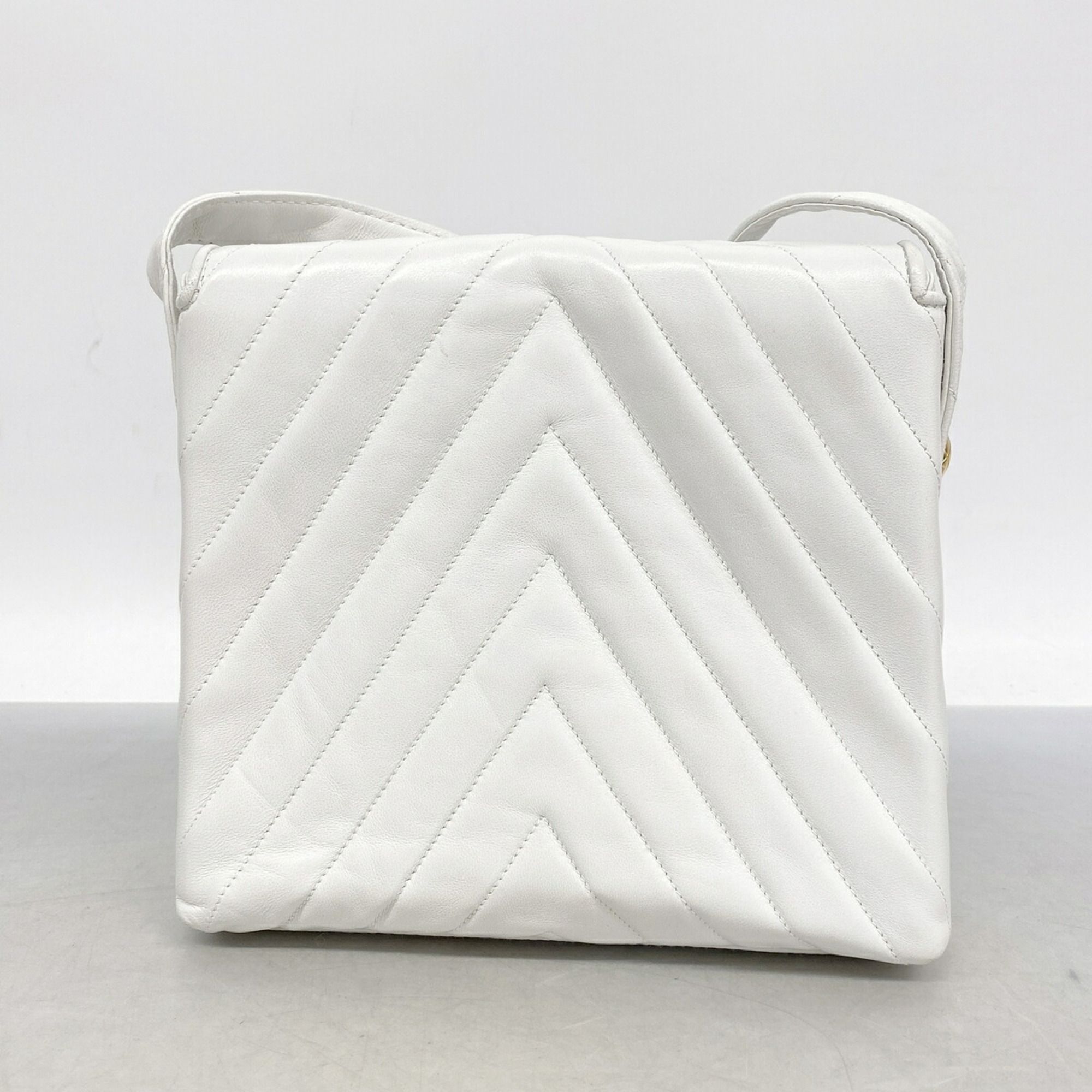 Leather Shoulder Bag (Pre-Owned) - Chanel - Modalova