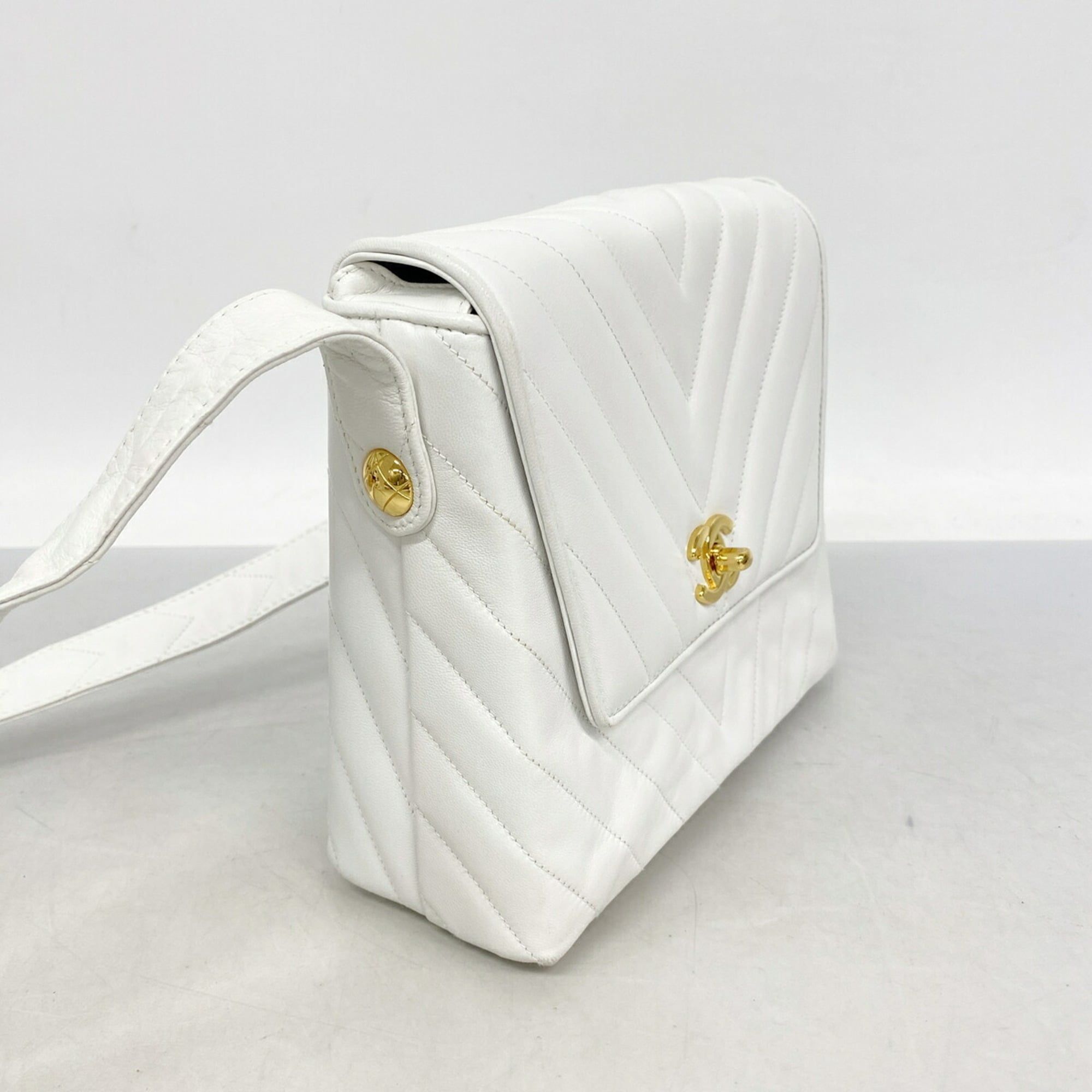Leather Shoulder Bag (Pre-Owned) - Chanel - Modalova
