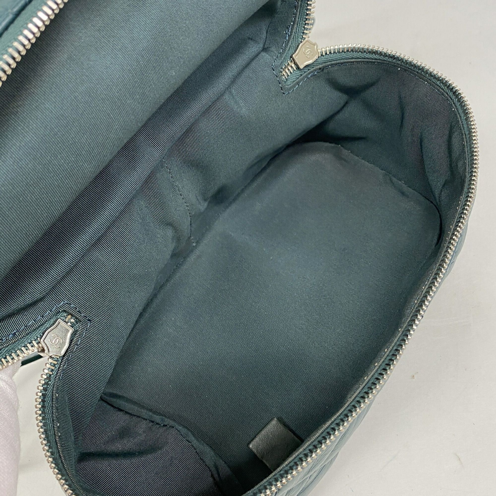 Leather Vinyl Backpack (Pre-Owned) - Chanel - Modalova