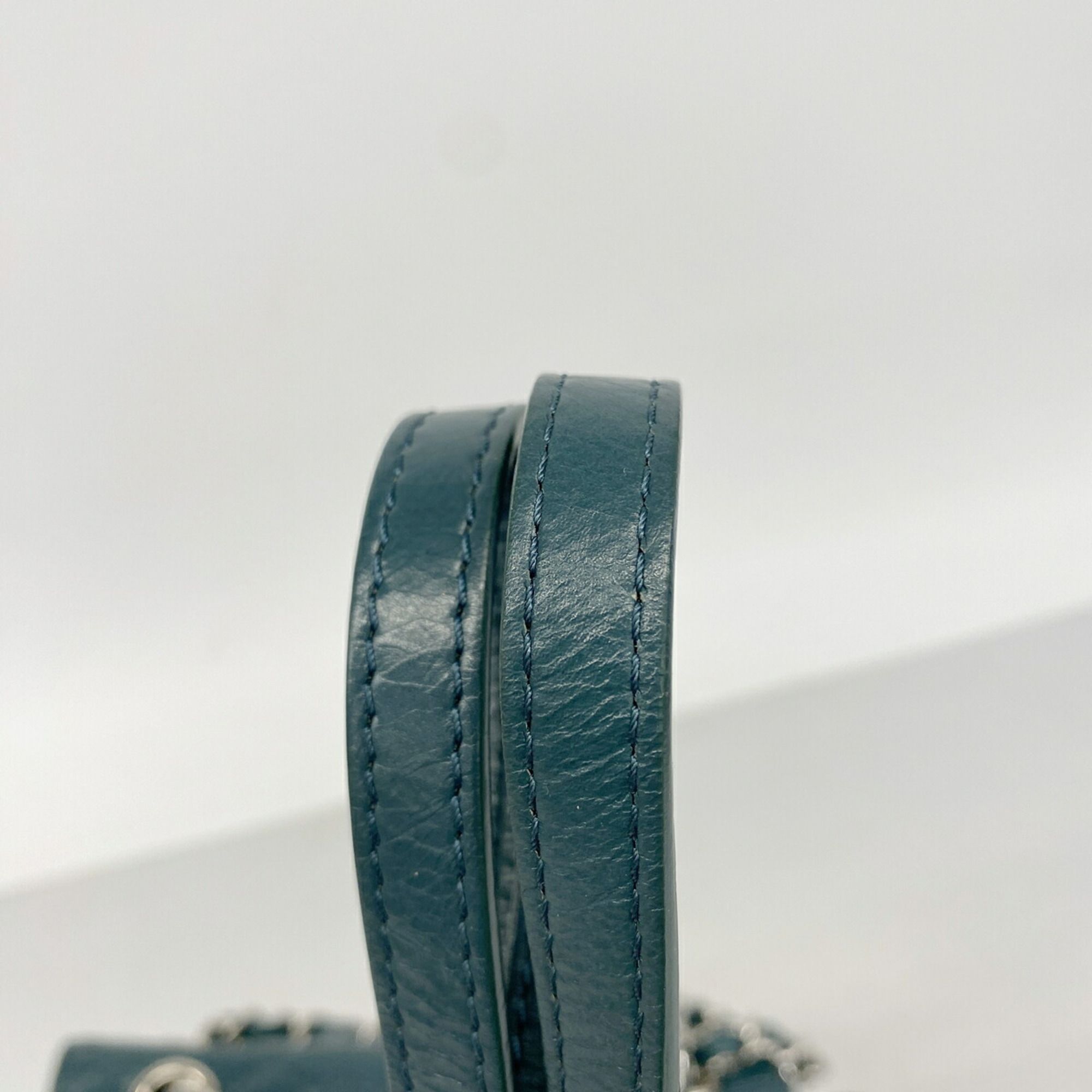Leather Vinyl Backpack (Pre-Owned) - Chanel - Modalova