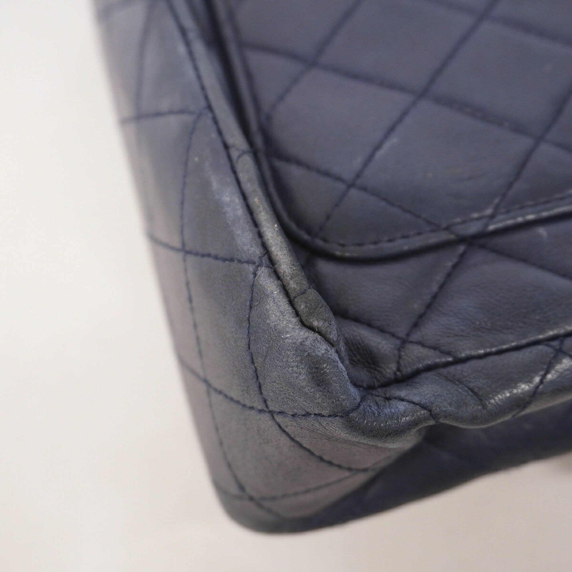 Leather Shoulder Bag (Pre-Owned) - Chanel - Modalova