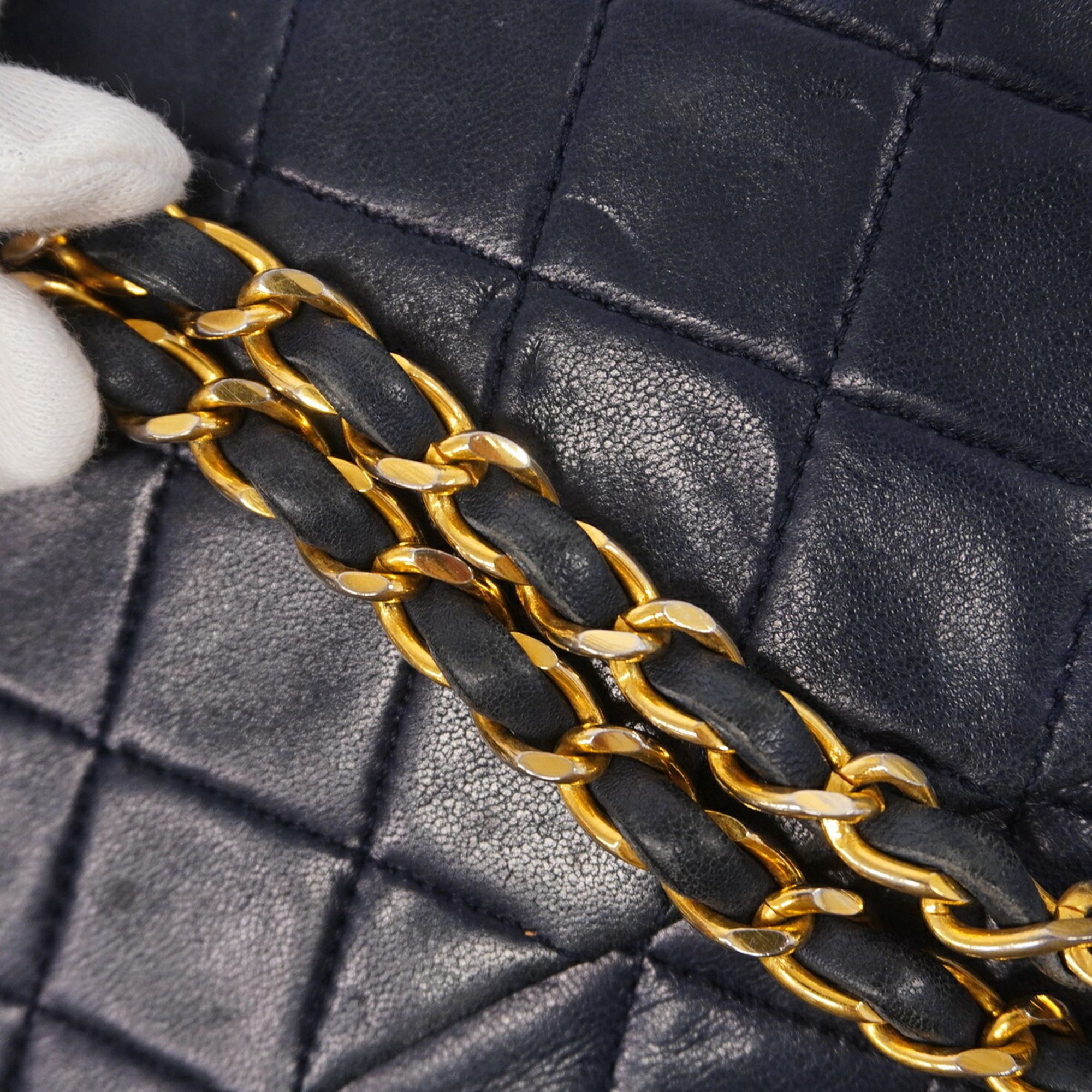 Leather Shoulder Bag (Pre-Owned) - Chanel - Modalova