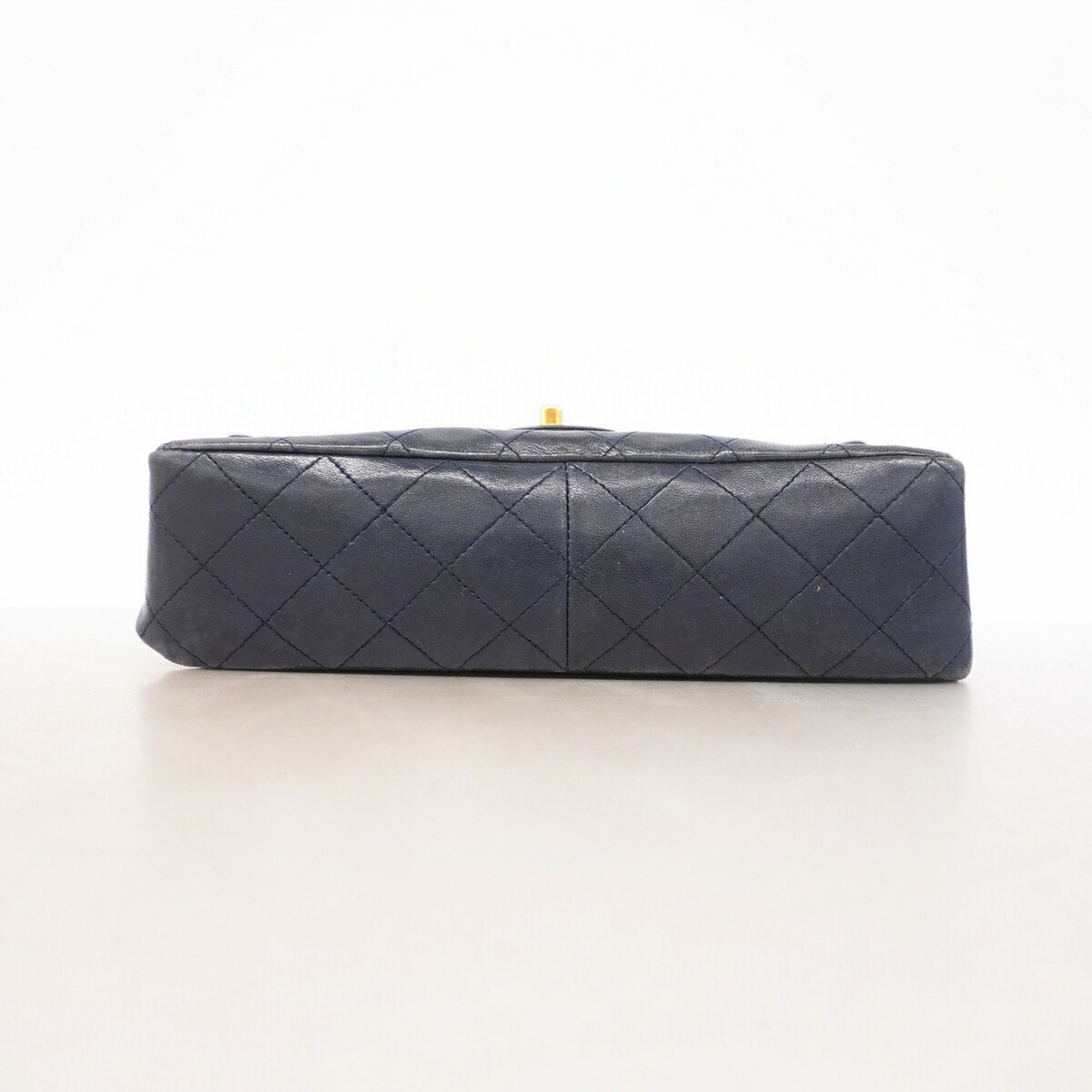 Leather Shoulder Bag (Pre-Owned) - Chanel - Modalova