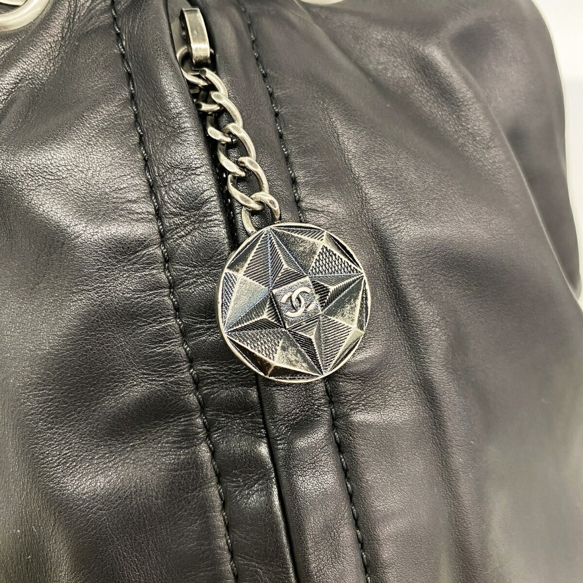 Leather Backpack (Pre-Owned) - Chanel - Modalova