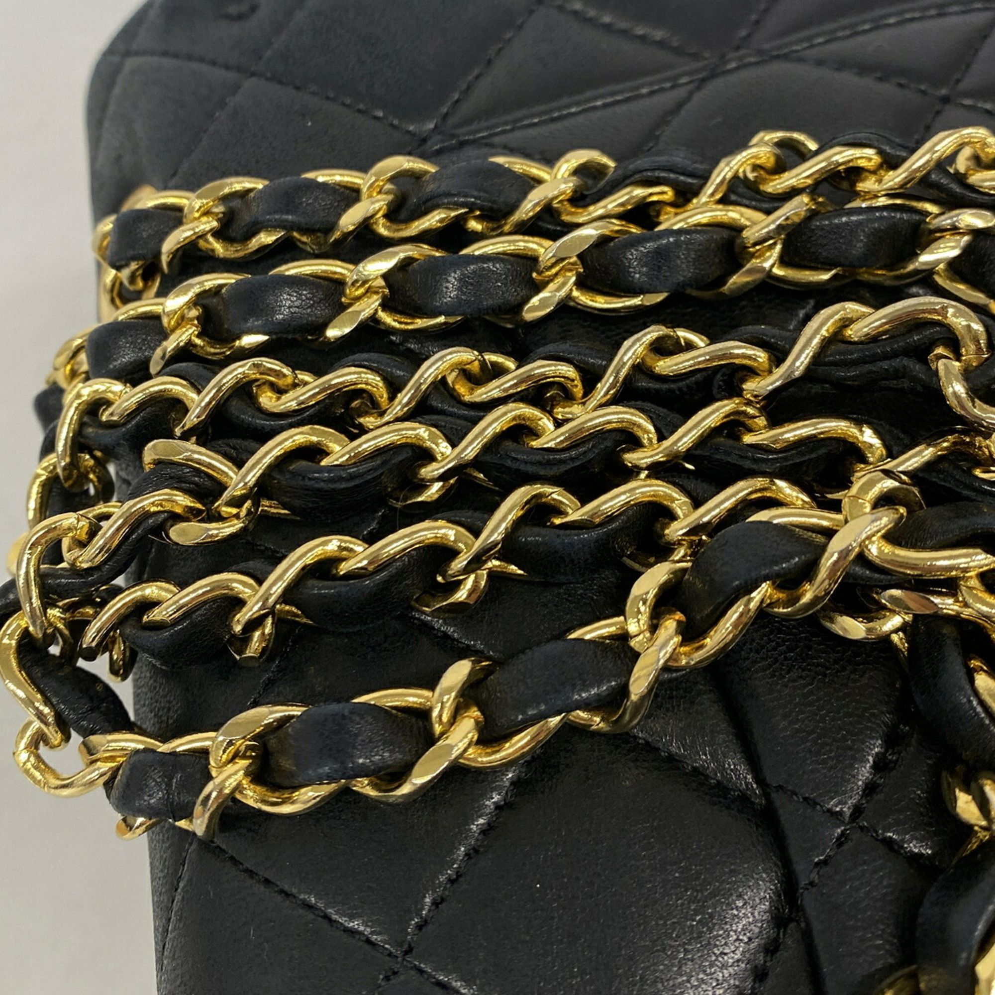 Leather Shoulder Bag (Pre-Owned) - Chanel - Modalova