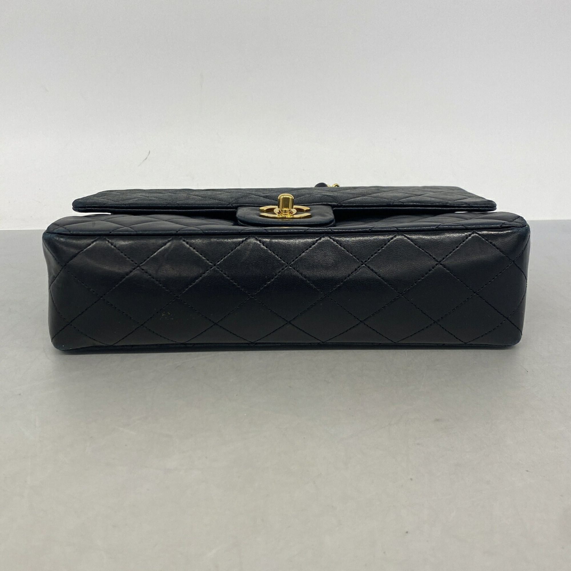 Leather Shoulder Bag (Pre-Owned) - Chanel - Modalova