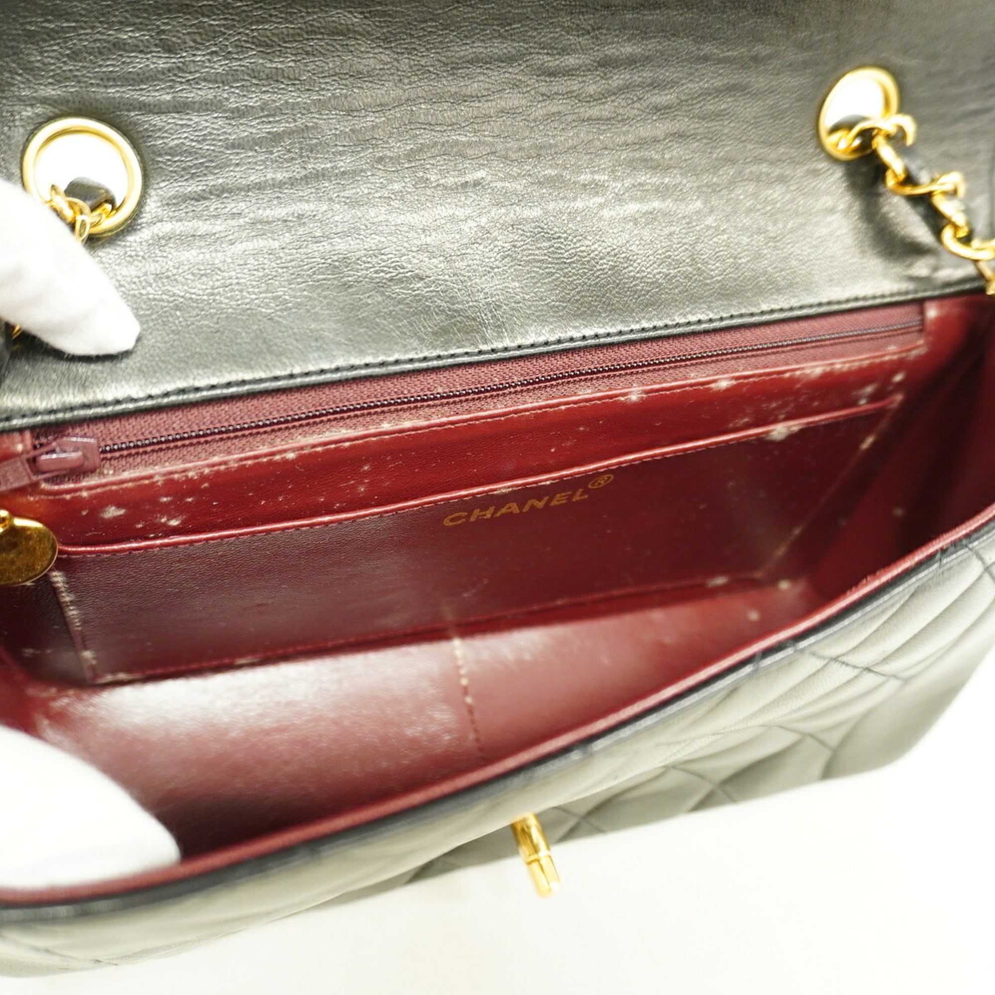 Leather Shoulder Bag (Pre-Owned) - Chanel - Modalova