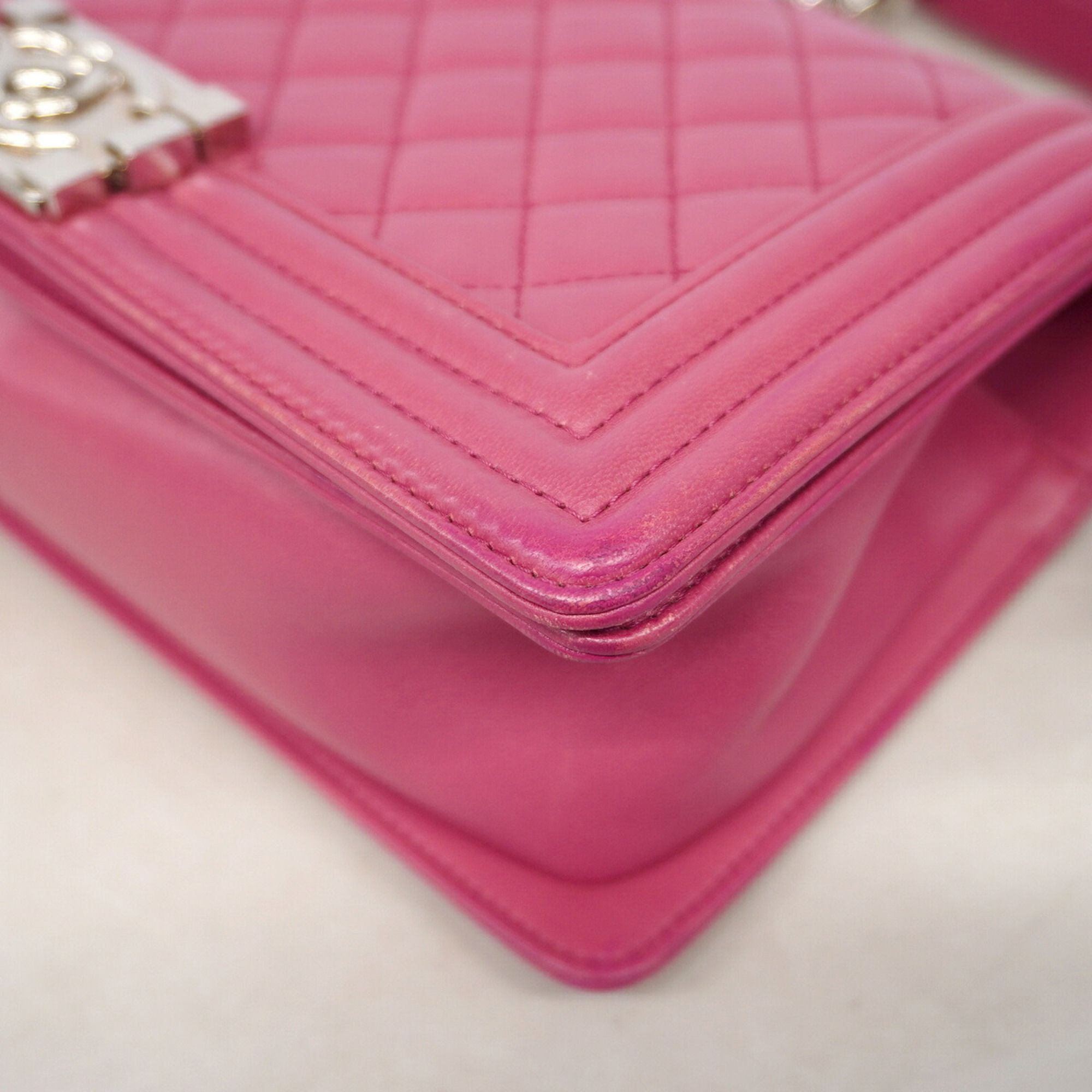 Leather Shoulder Bag (Pre-Owned) - Chanel - Modalova