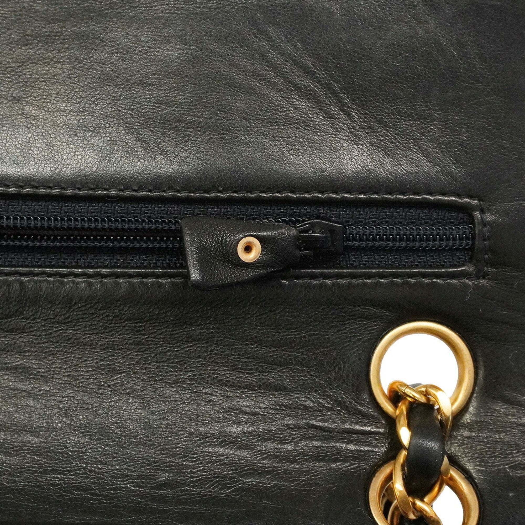 Leather Shoulder Bag (Pre-Owned) - Chanel - Modalova