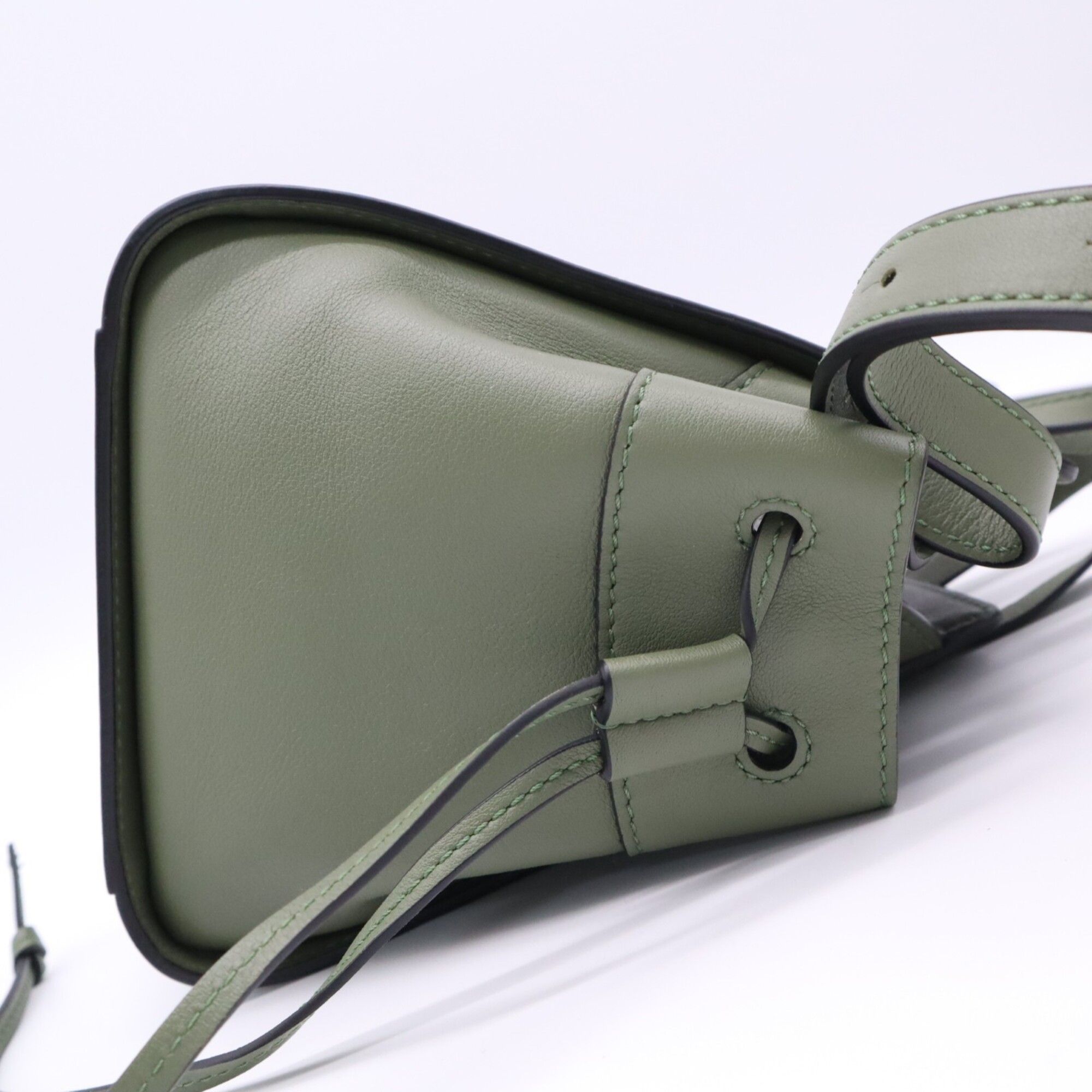 Hammock Leather Handbag (Pre-Owned) - Loewe - Modalova