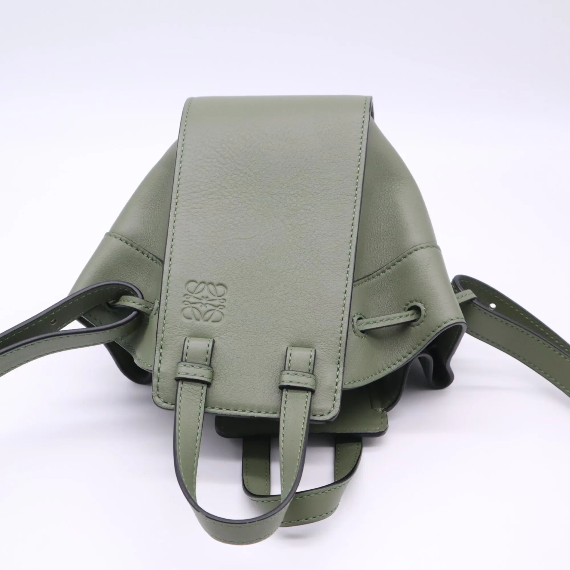 Hammock Leather Handbag (Pre-Owned) - Loewe - Modalova