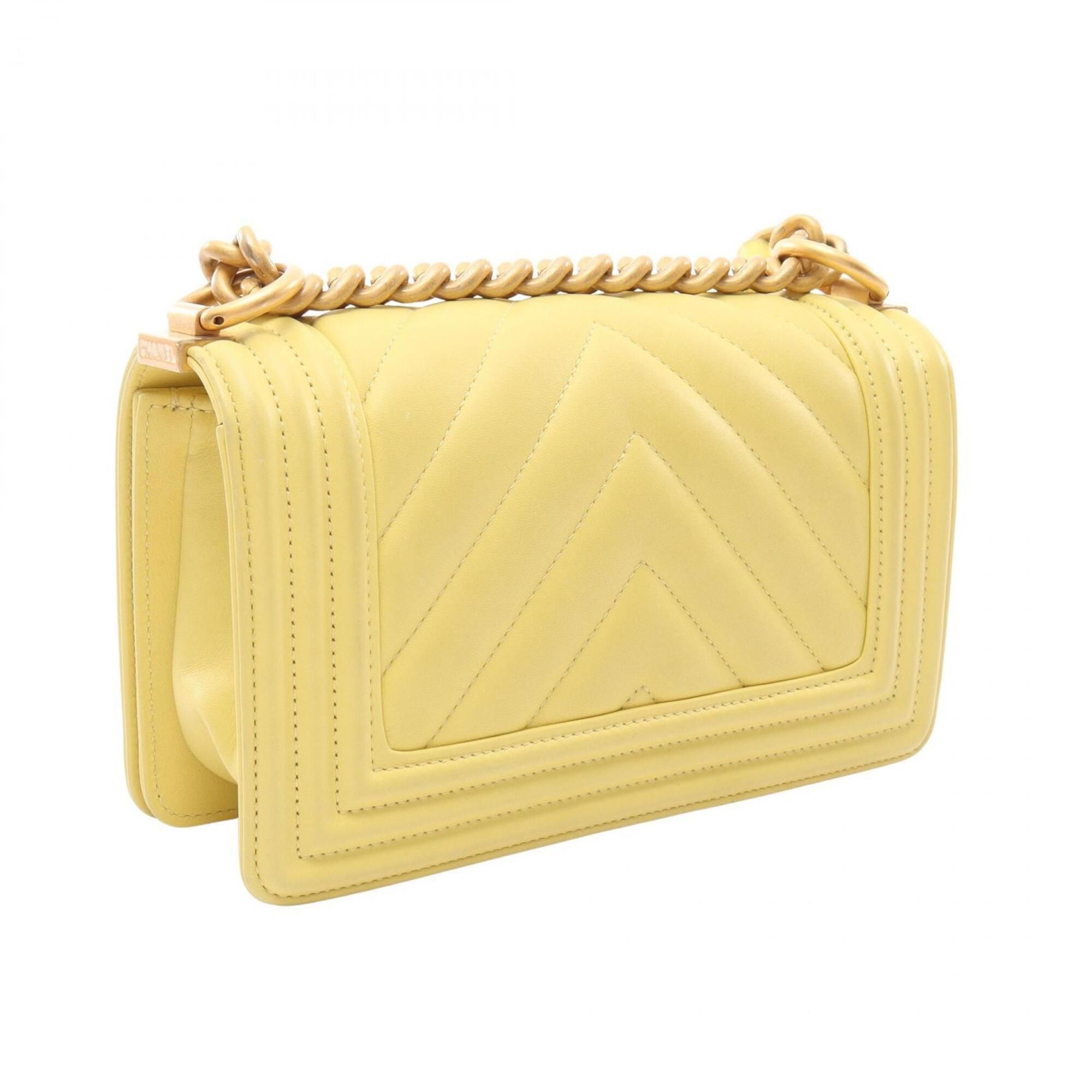 Boy Leather Handbag Shoulder Bag (Pre-Owned) - Chanel - Modalova