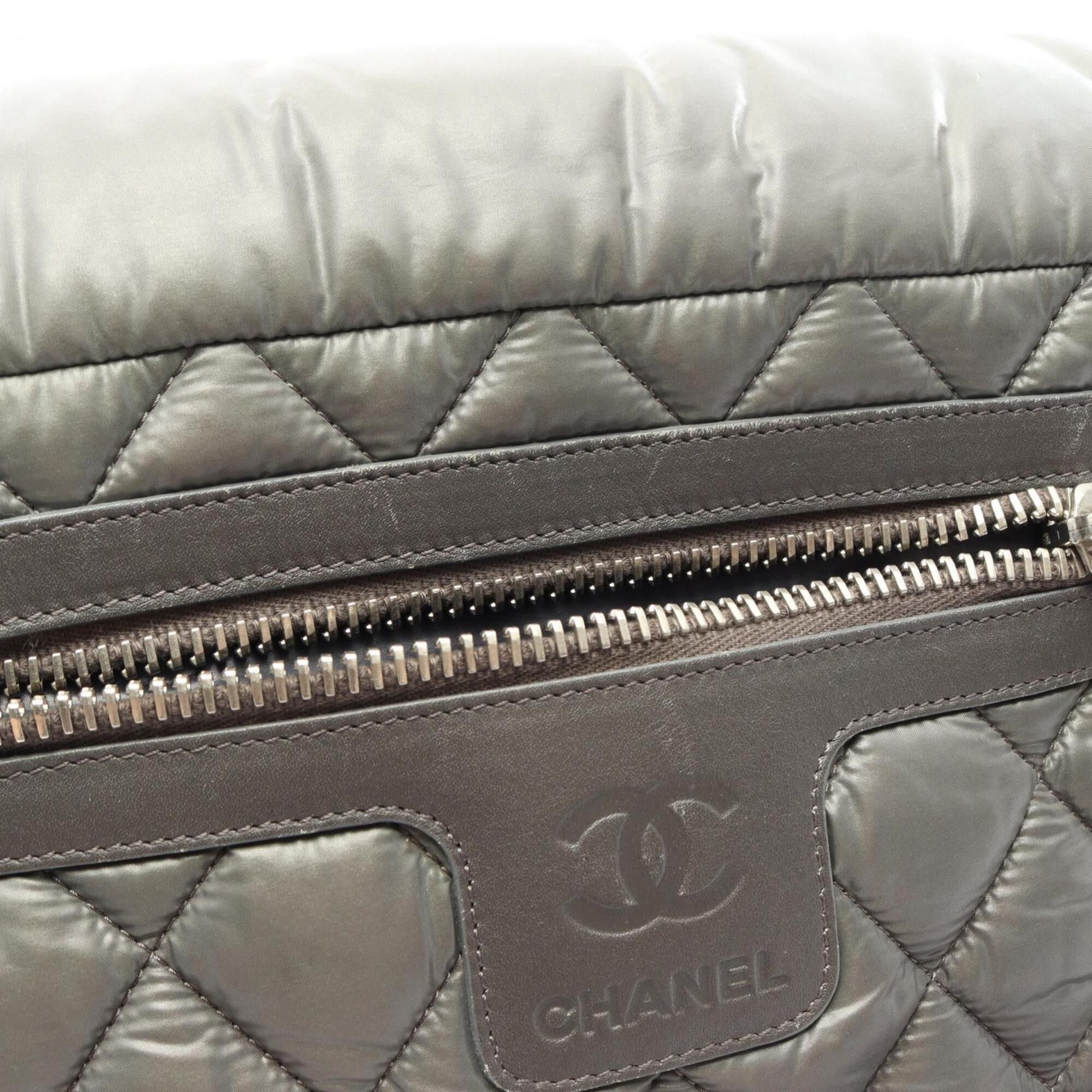 Nylon Leather Handbag Shoulder Bag (Pre-Owned) - Chanel - Modalova