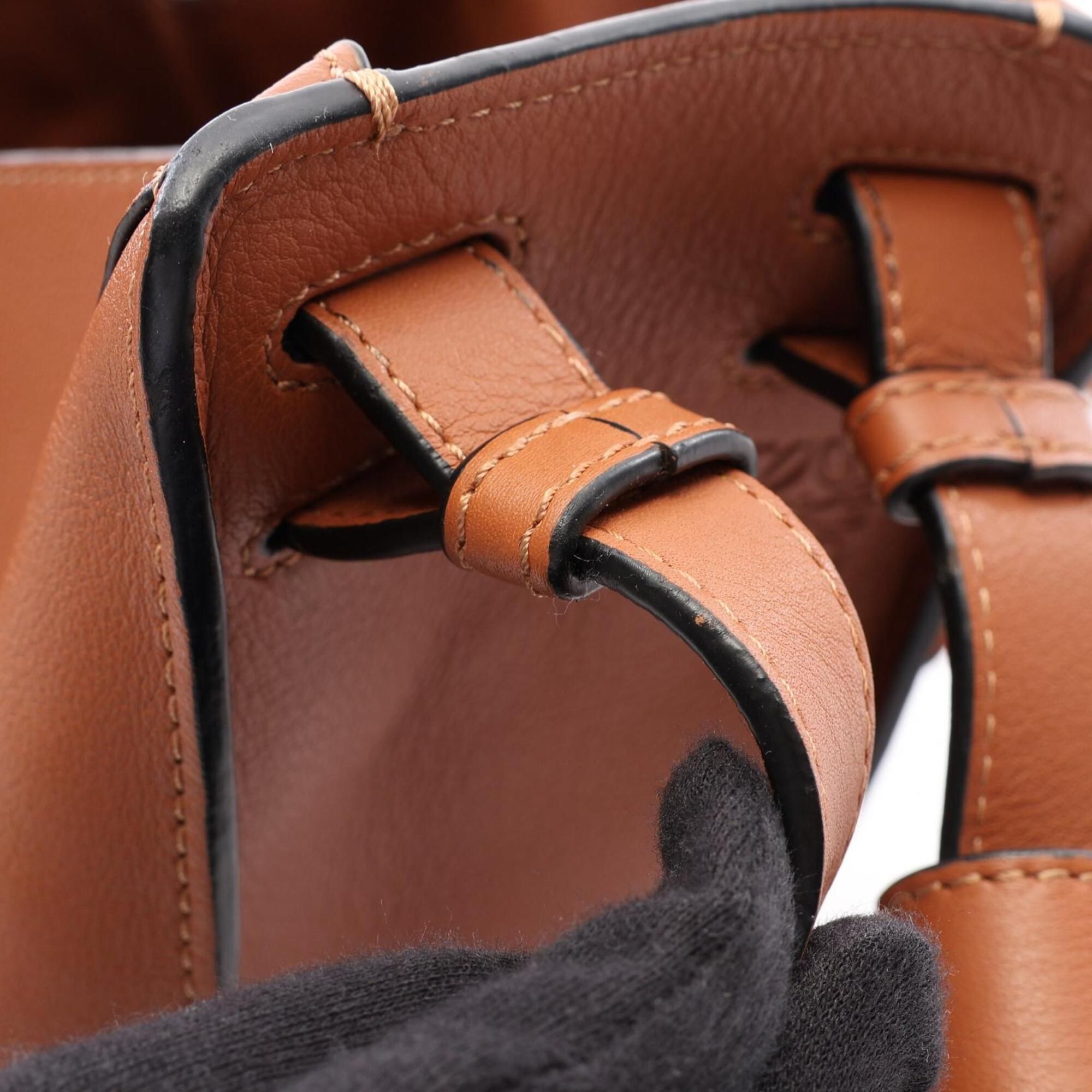 Leather Handbag (Pre-Owned) - Loewe - Modalova