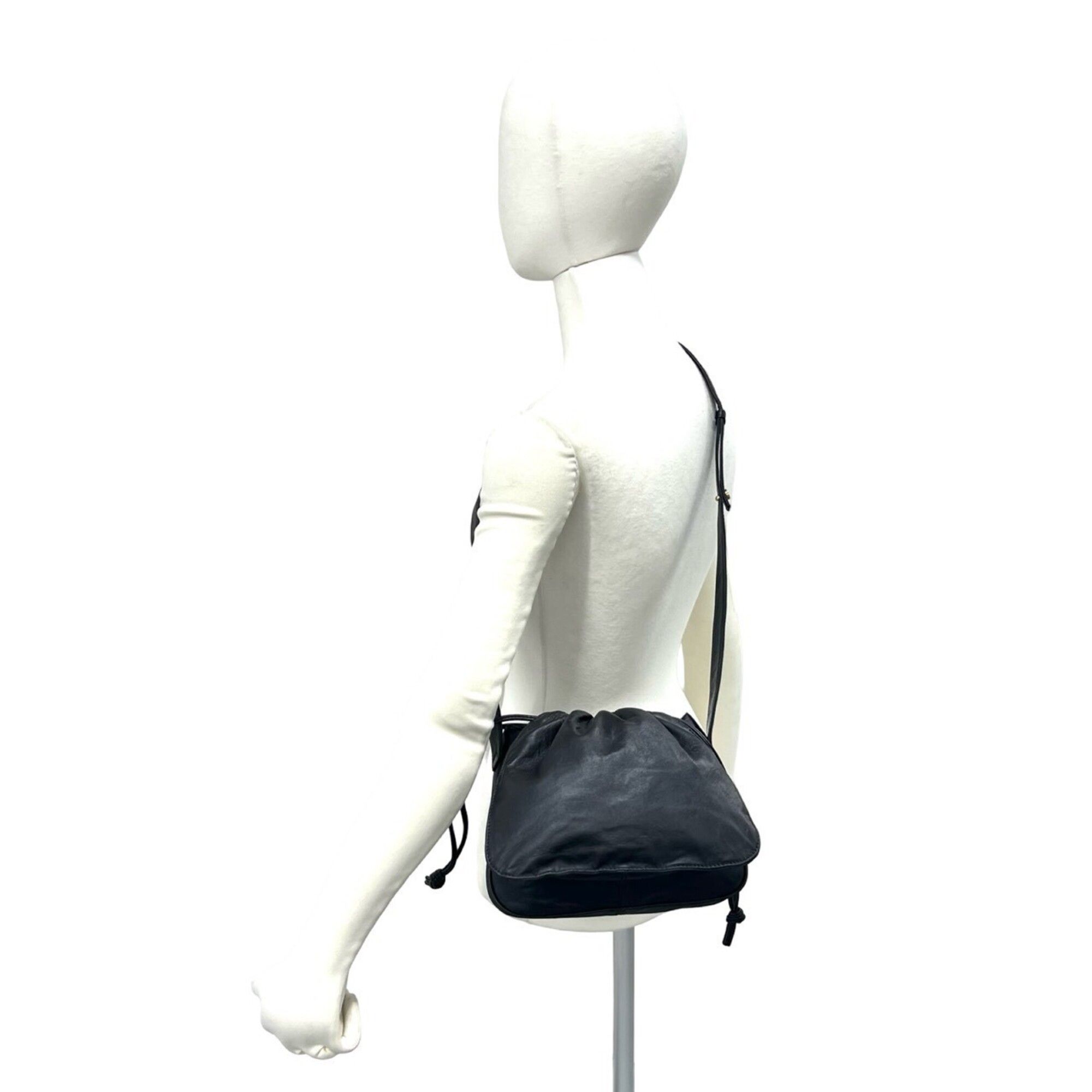 Leather Pochette Shoulder Bag (Pre-Owned) - Loewe - Modalova