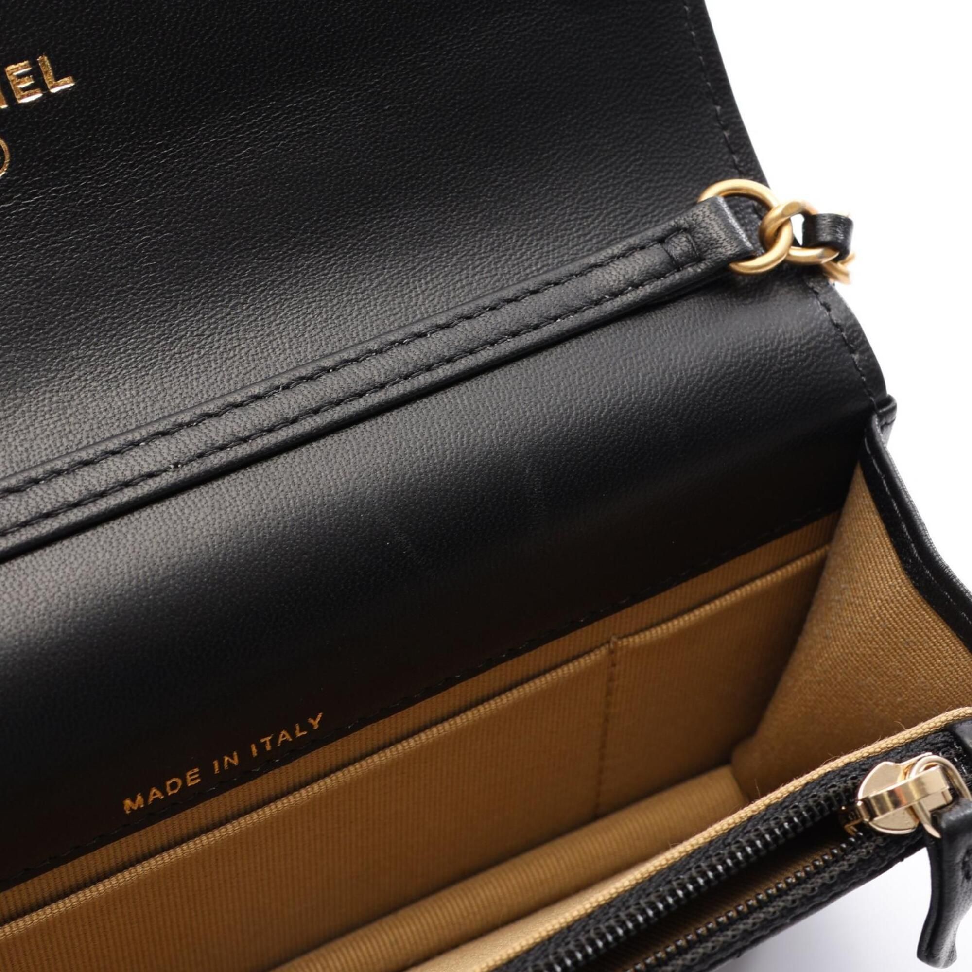 Leather Shoulder Bag (Pre-Owned) - Chanel - Modalova
