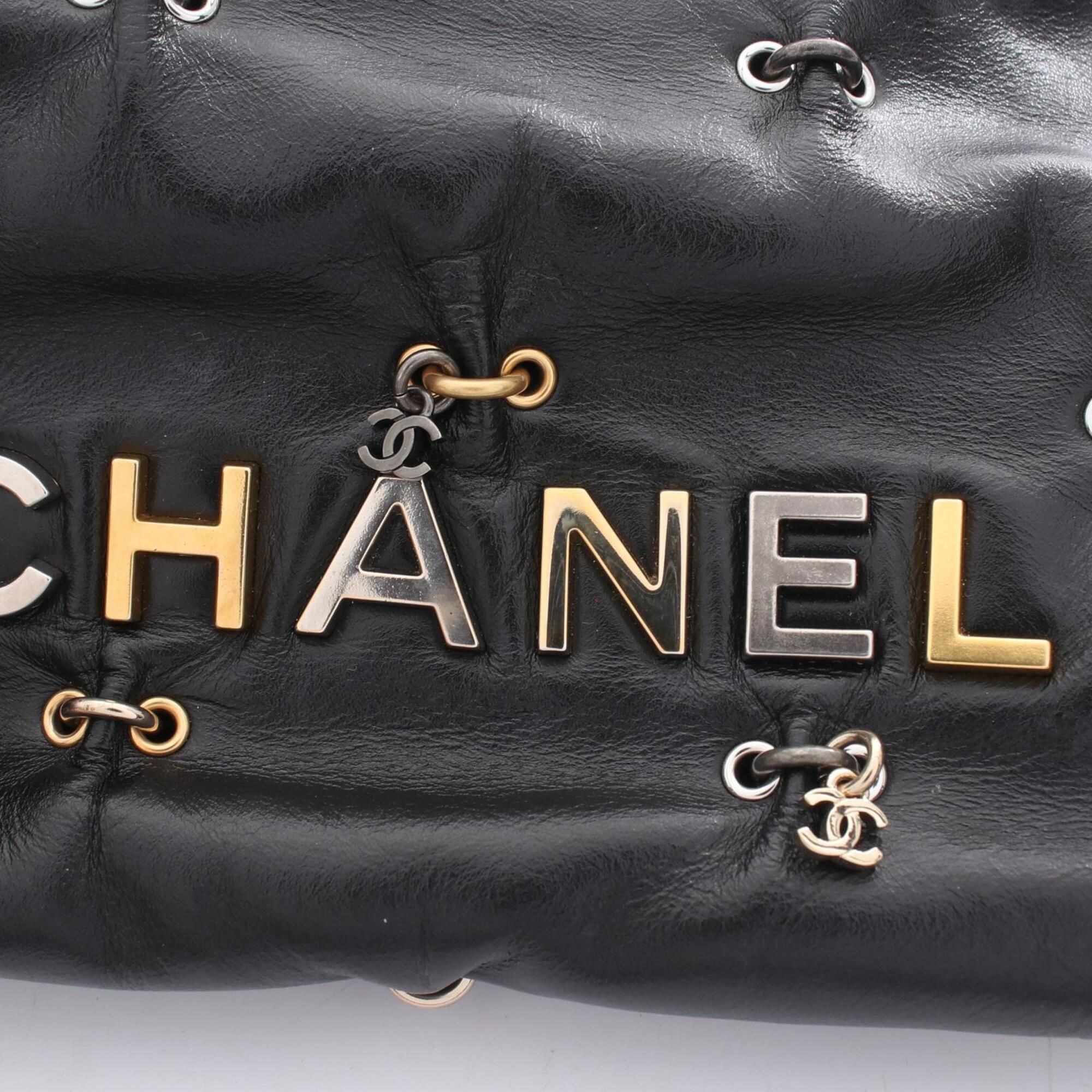 Leather Shoulder Bag (Pre-Owned) - Chanel - Modalova
