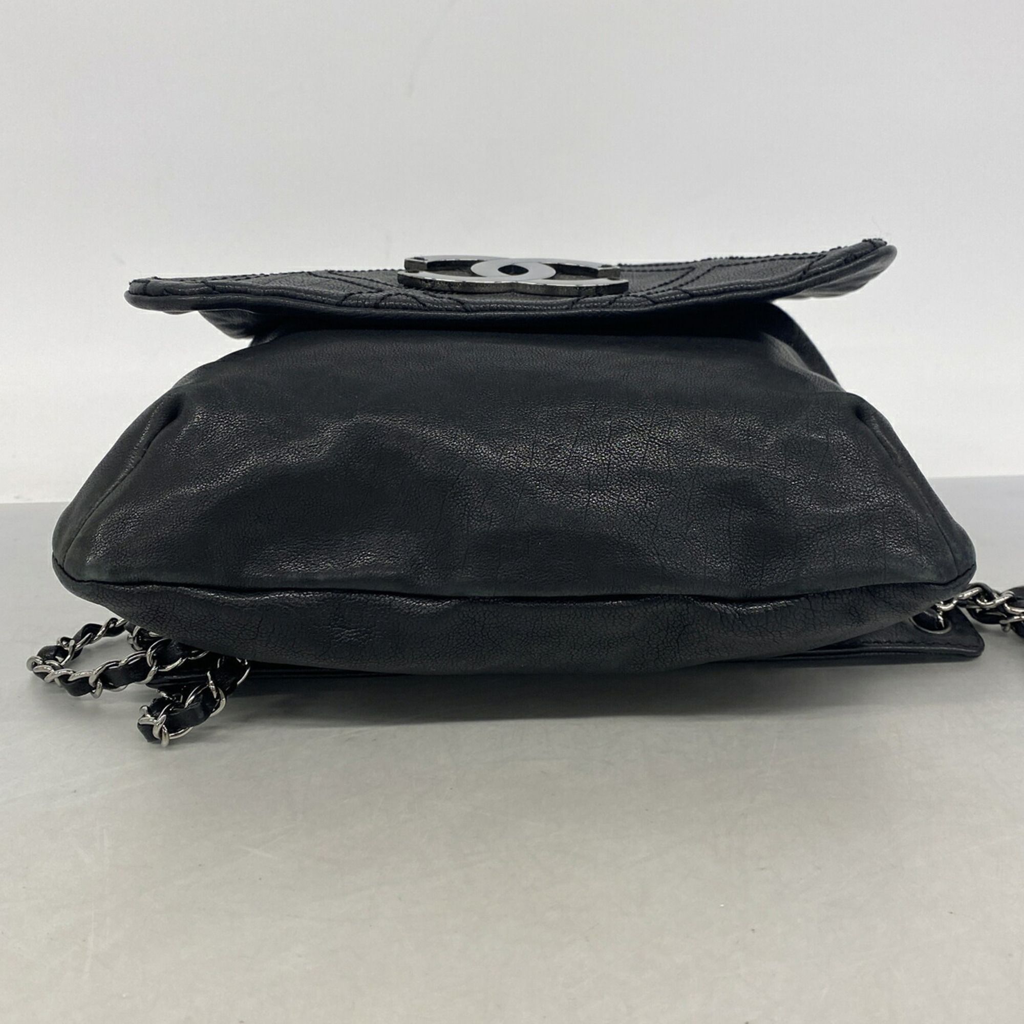 Leather Shoulder Bag (Pre-Owned) - Chanel - Modalova