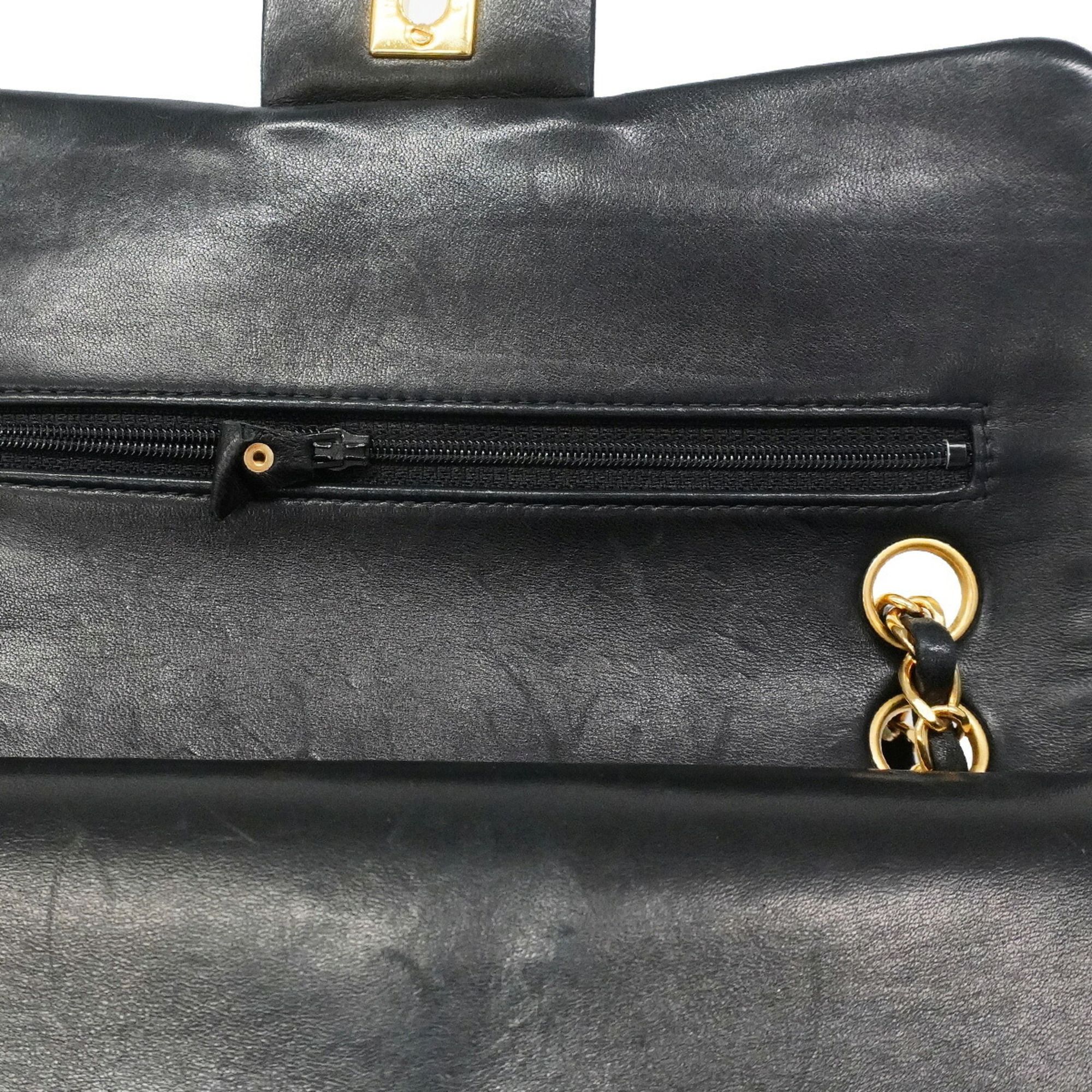 Leather Shoulder Bag (Pre-Owned) - Chanel - Modalova
