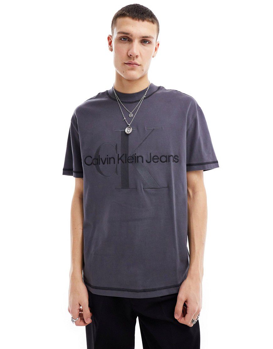 T-shirt slavato con cappuccio e monogramma del logo - Calvin Klein Jeans - Modalova
