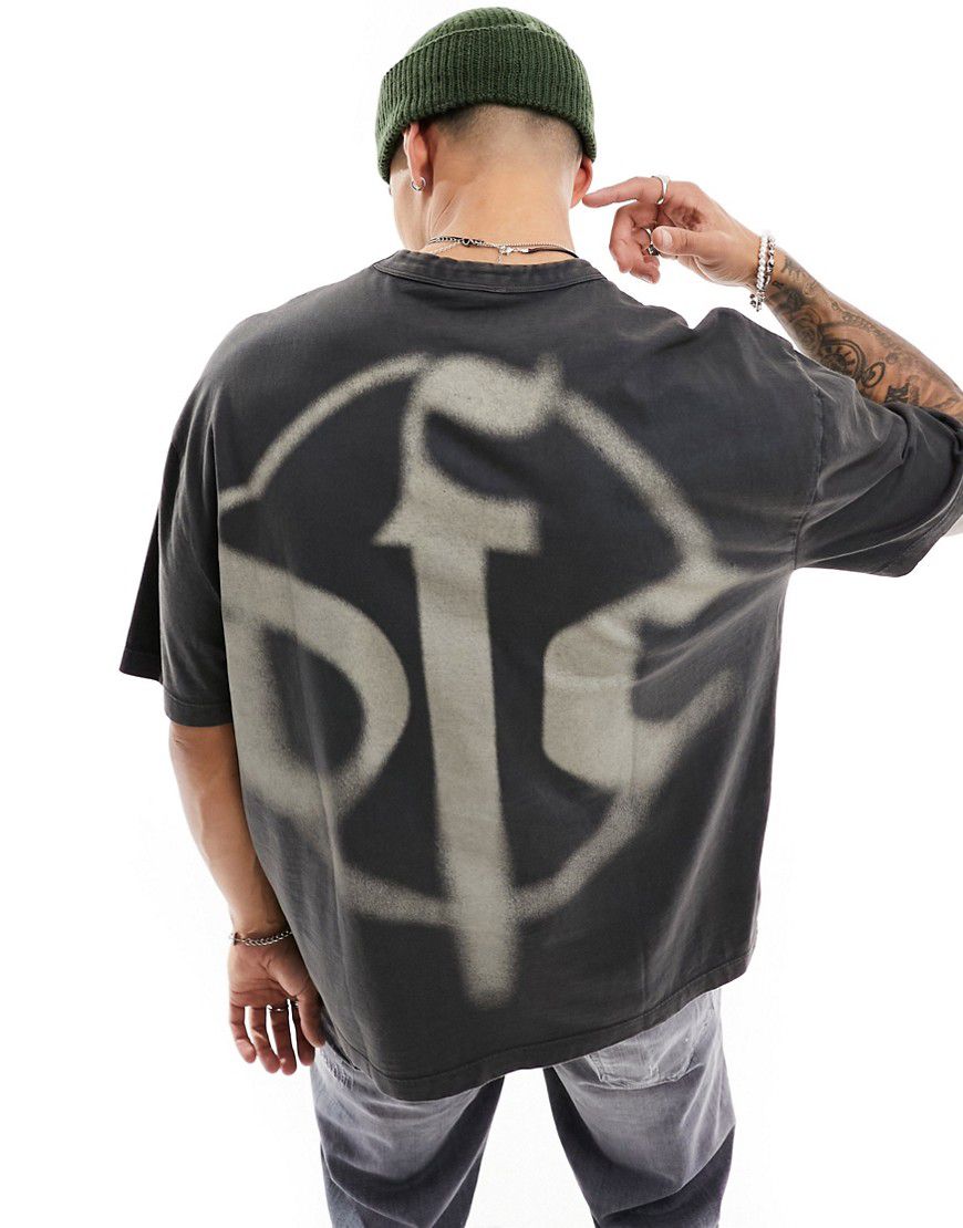 ASOS Dark Future - T-shirt oversize slavato con stampa effetto spray sul retro - ASOS DESIGN - Modalova