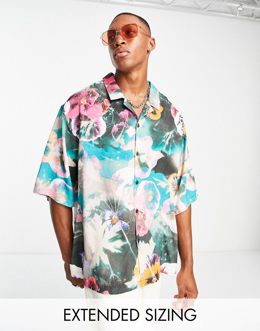 Camicia oversize con stampa vivace a fiori con spalle scivolate e colletto con rever - ASOS DESIGN - Modalova